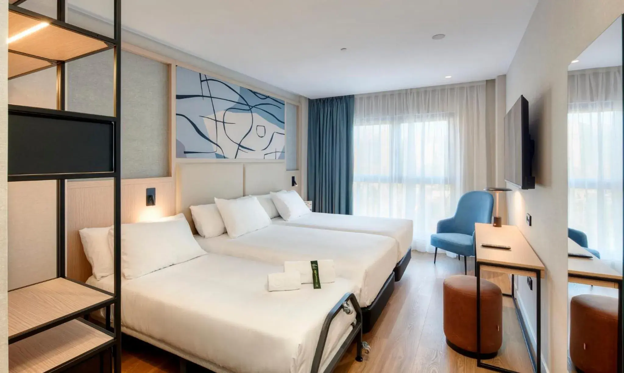 Photo of the whole room, Bed in Sercotel Rosaleda Málaga Photo of the whole room, Bed in Sercotel Rosaleda Málaga