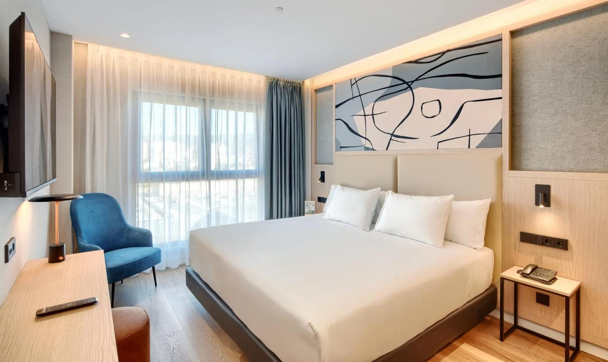 Photo of the whole room, Bed in Sercotel Rosaleda Málaga