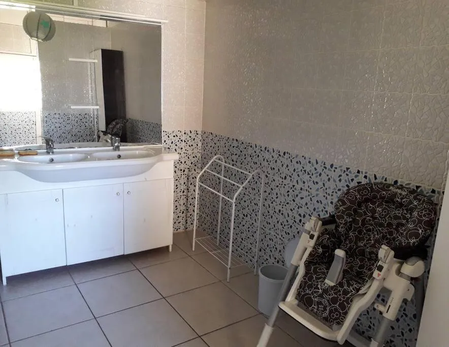 charmante maison avec piscine, idéale famille