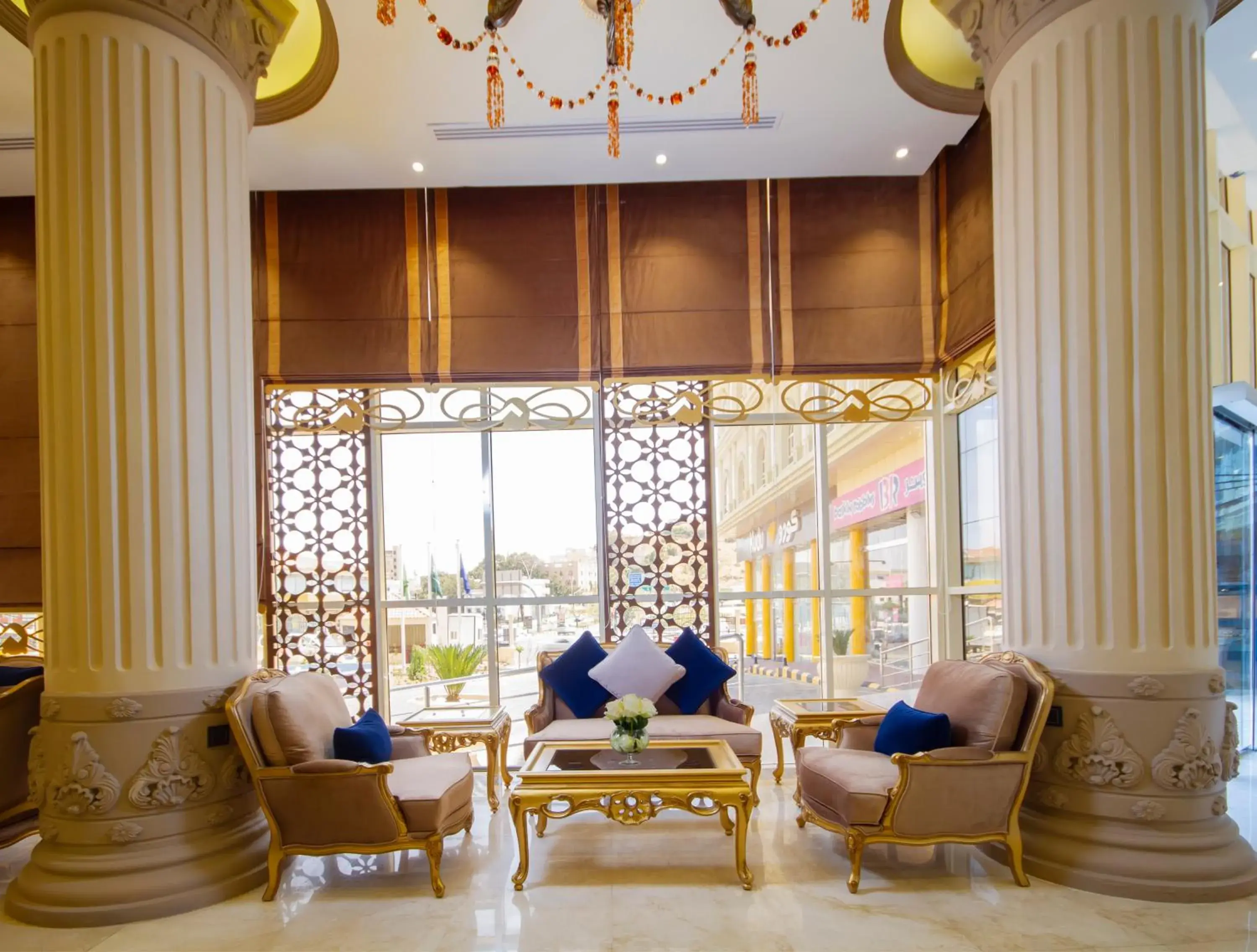 Property building in Cloud City Hotel Property building in Cloud City Hotel