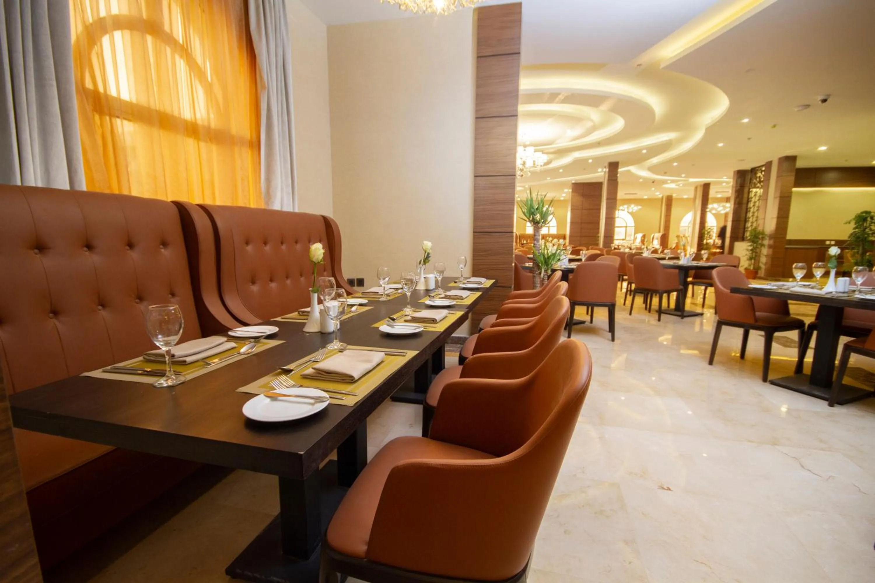 Restaurant/places to eat in Cloud City Hotel