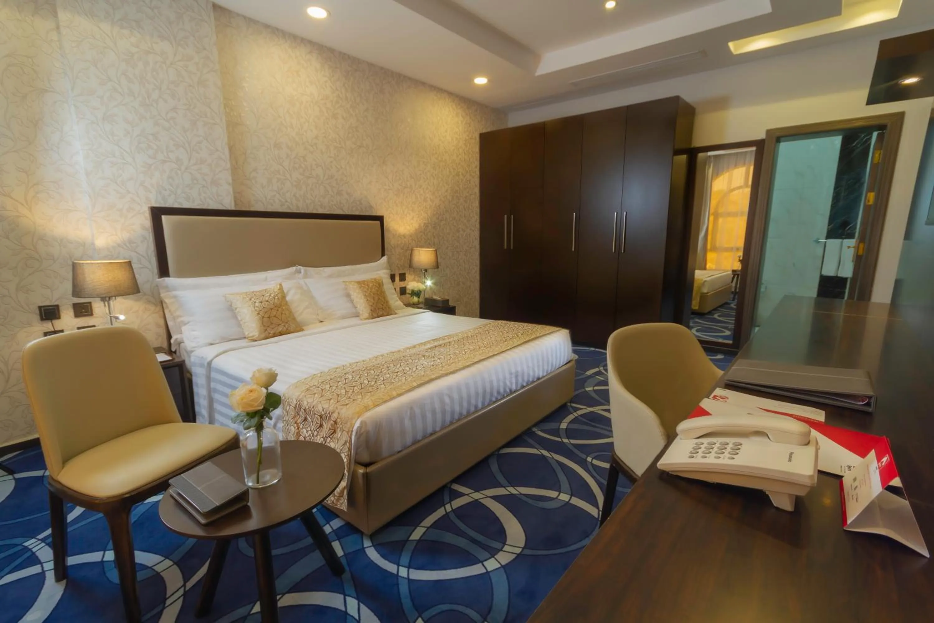 Bedroom, Bed in Cloud City Hotel