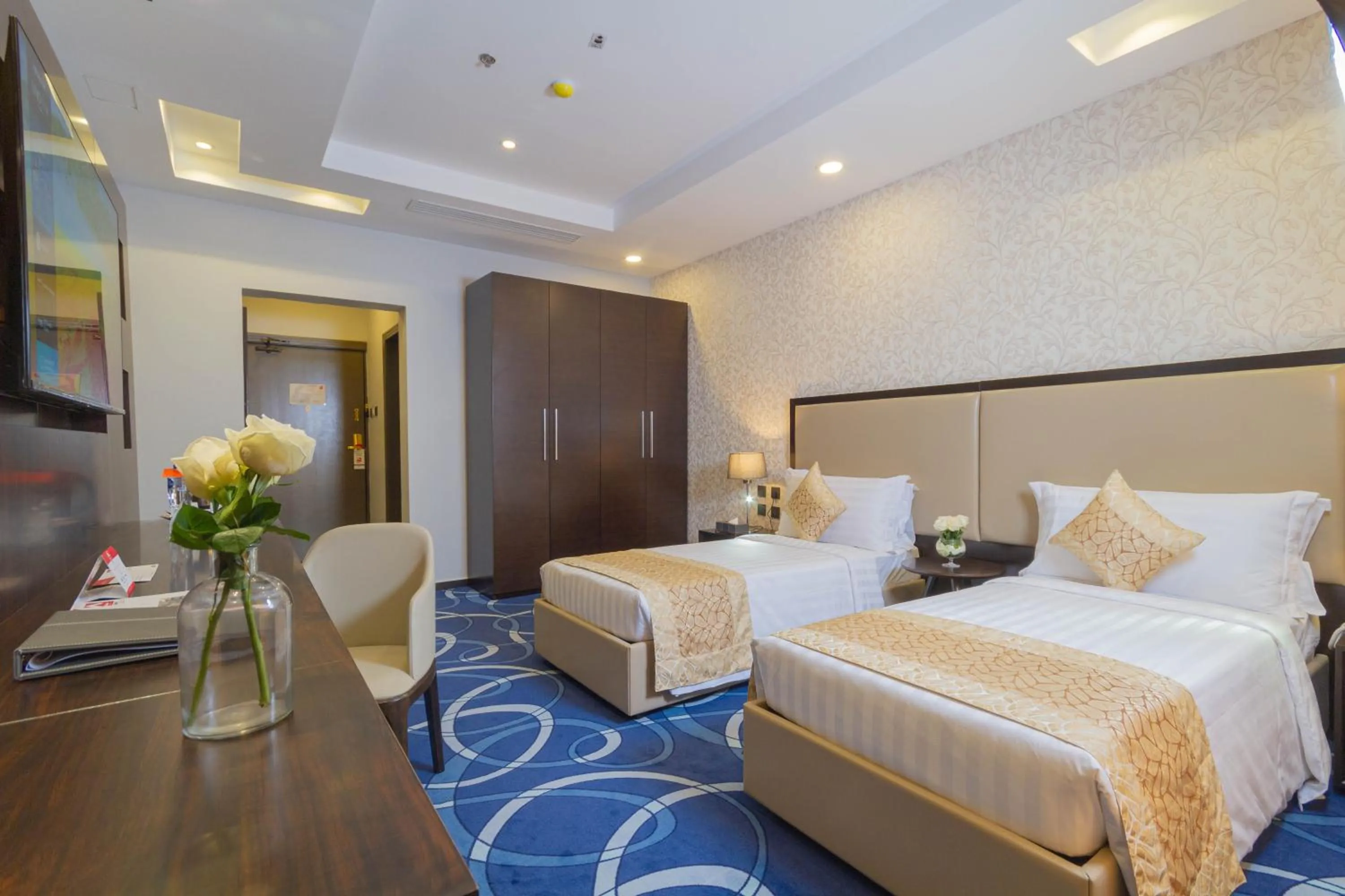 Bedroom, Bed in Cloud City Hotel