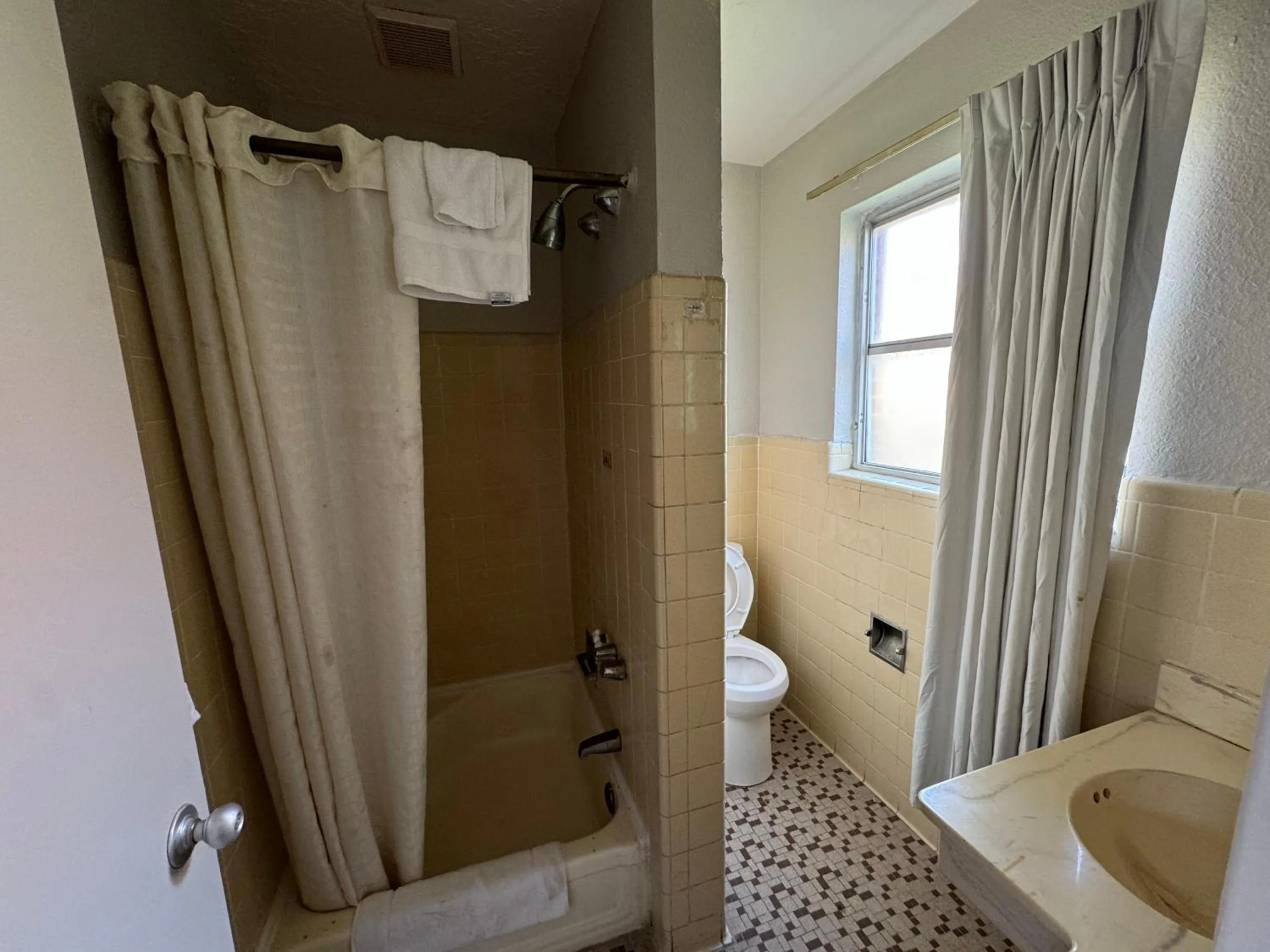 Bathroom in Travel Inn Danville