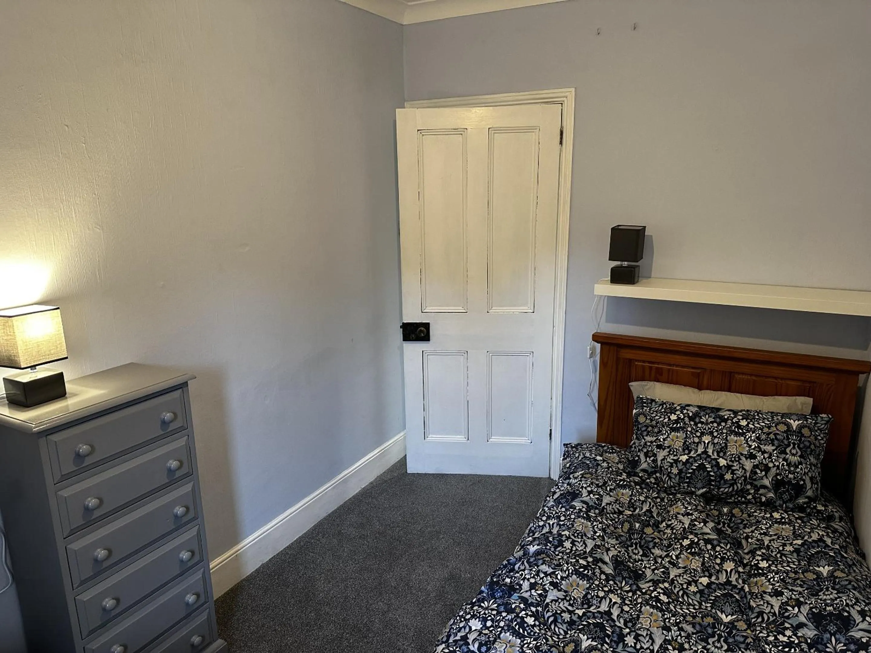 Bedroom in The Dove Inn