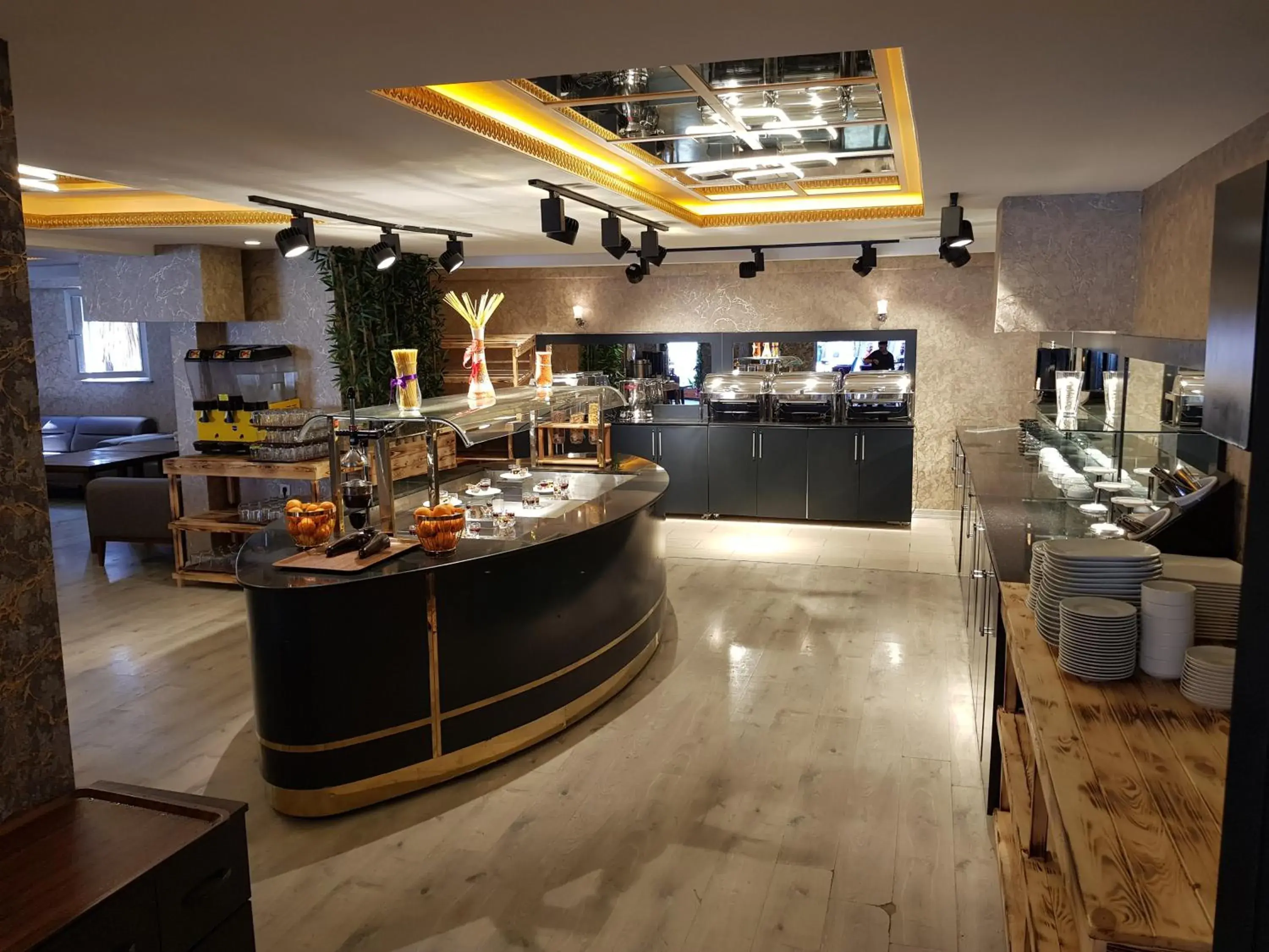 Restaurant/places to eat in Gardan Hotel Restaurant/places to eat in Gardan Hotel