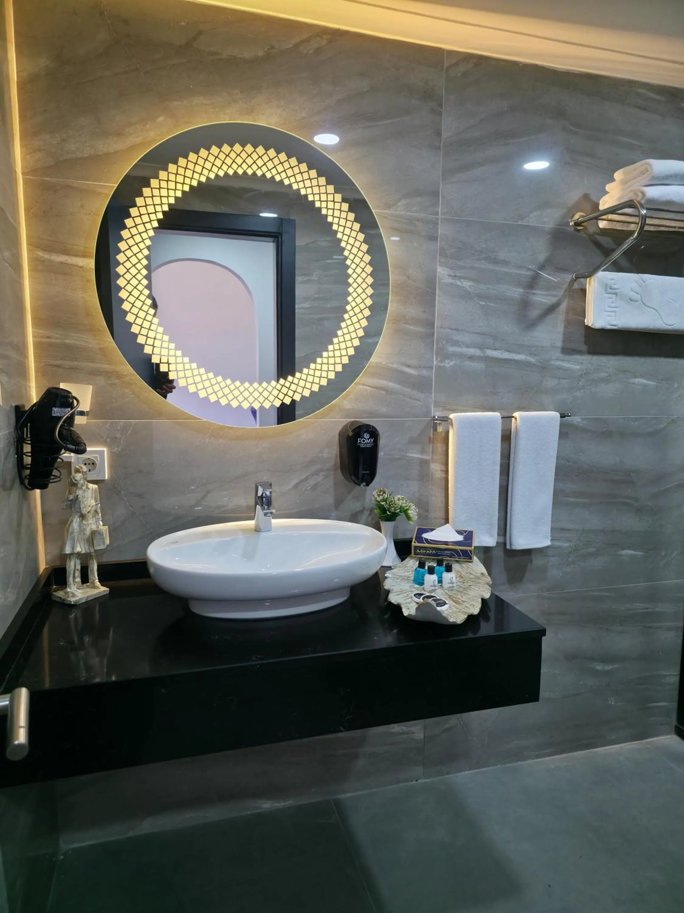 Toilet in Gardan Hotel