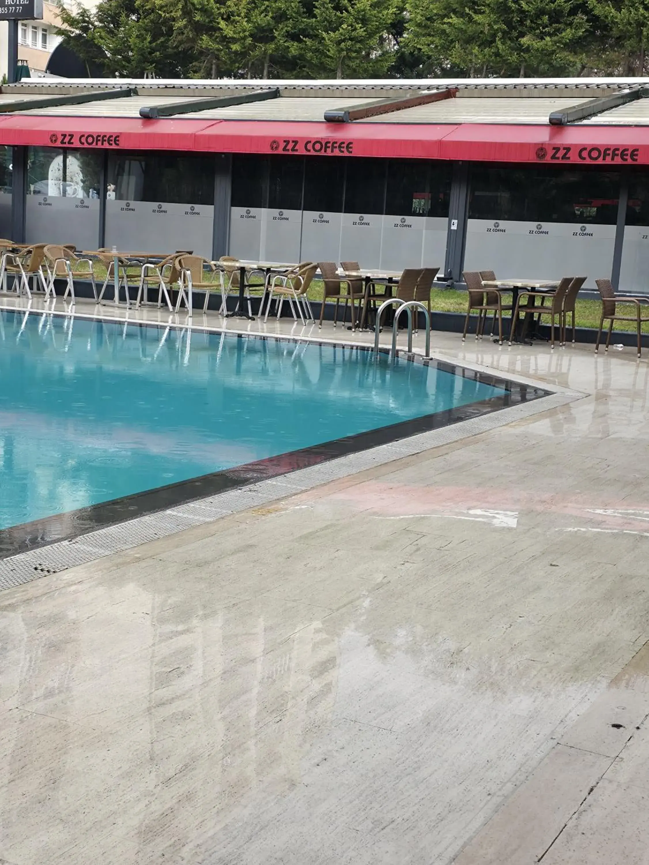 Pool view in Gardan Hotel Pool view in Gardan Hotel