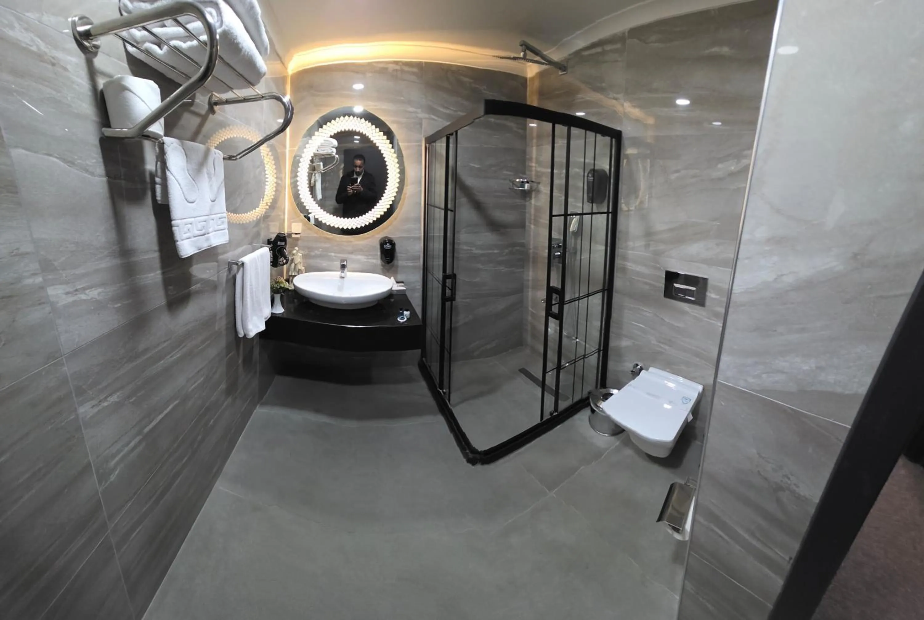 Shower in Gardan Hotel