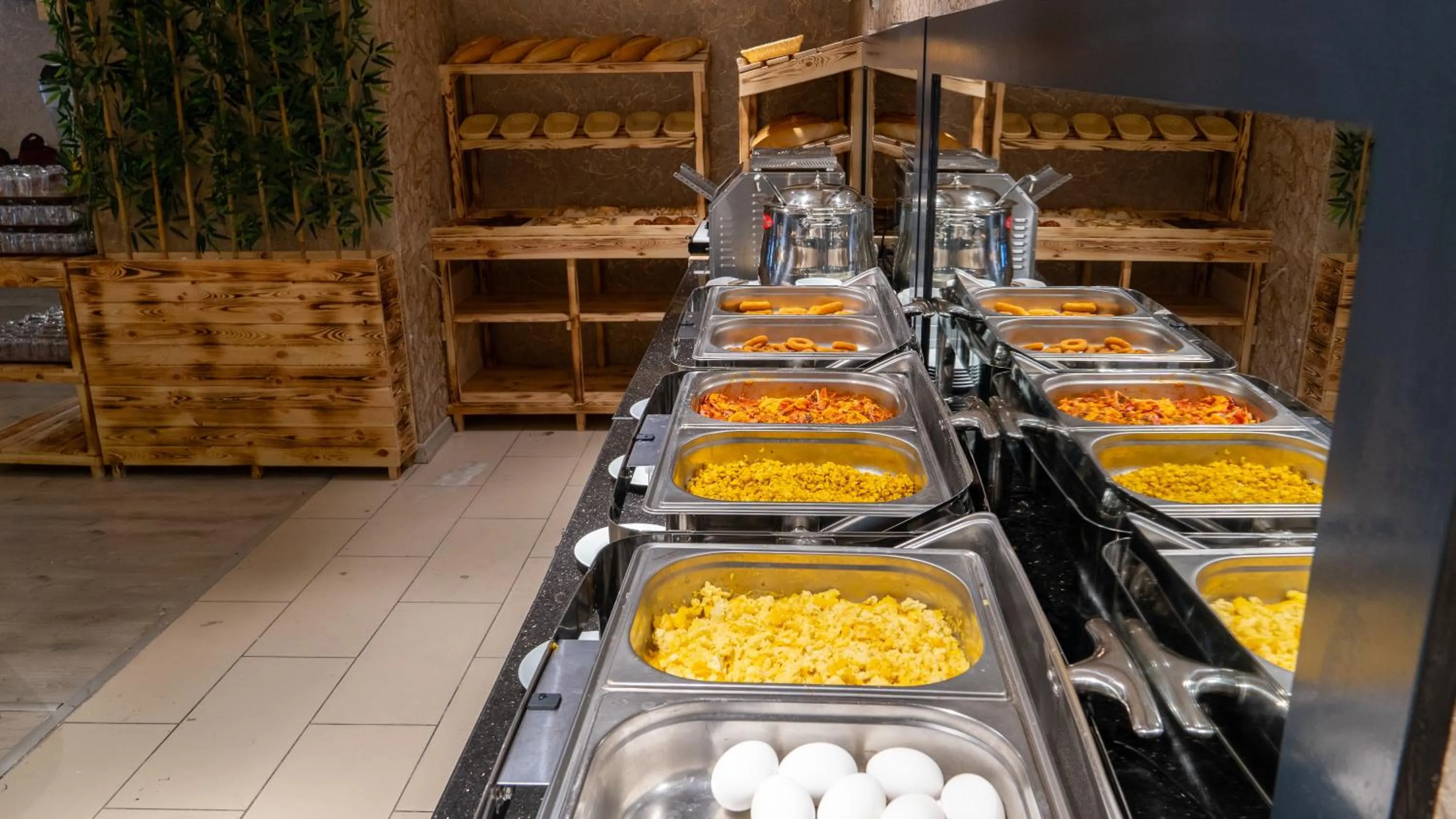 Buffet breakfast in Gardan Hotel