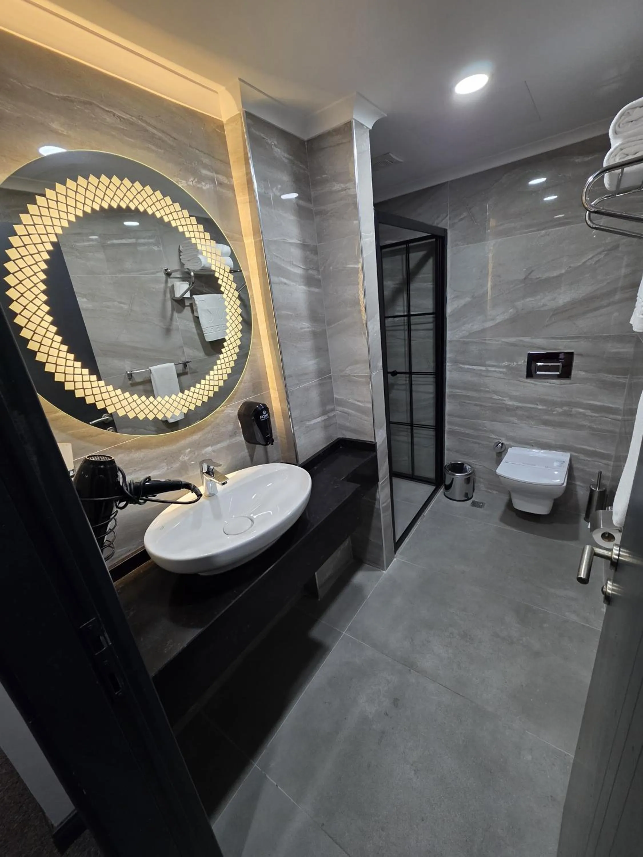 Shower in Gardan Hotel