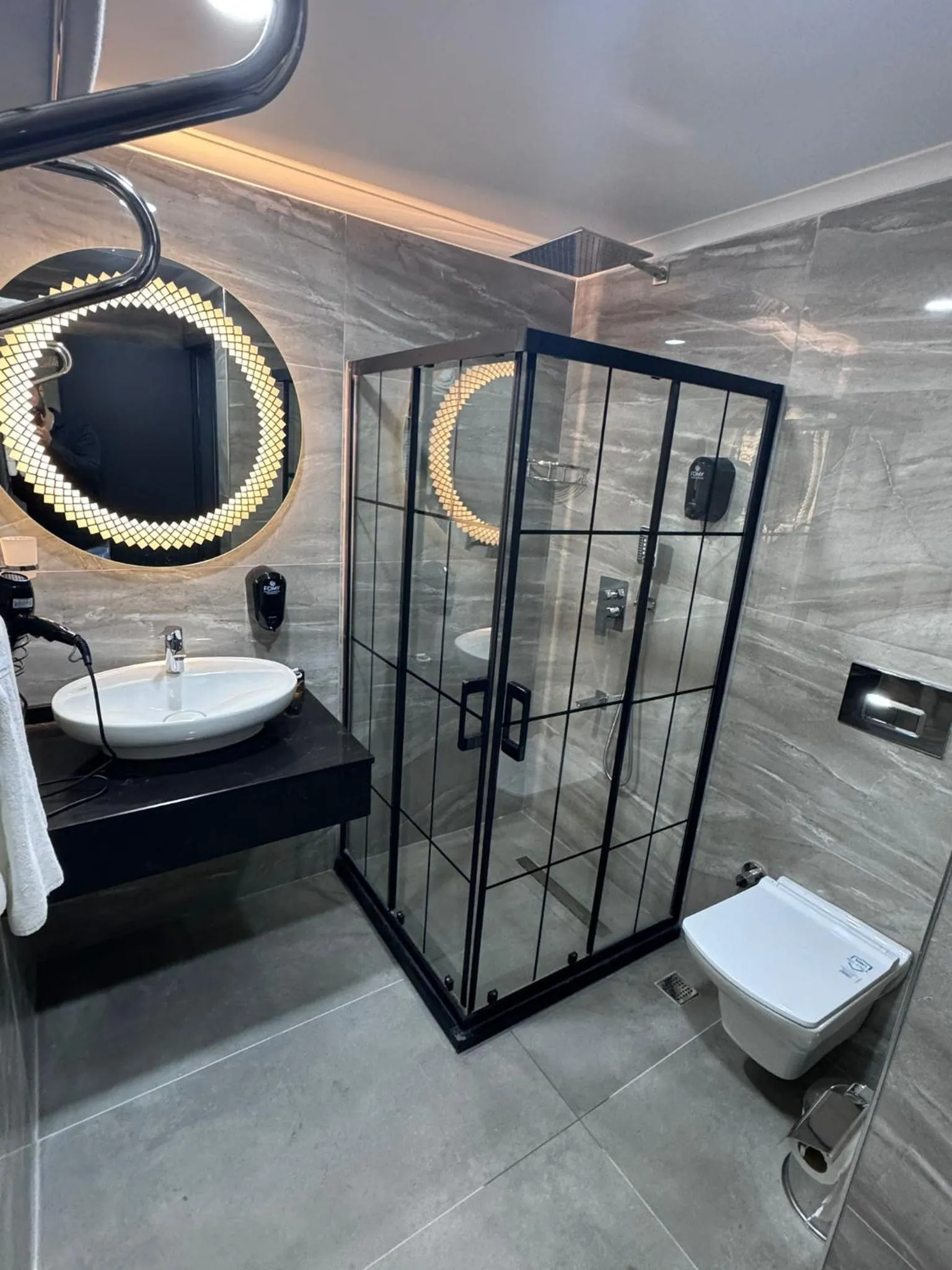 Shower in Gardan Hotel