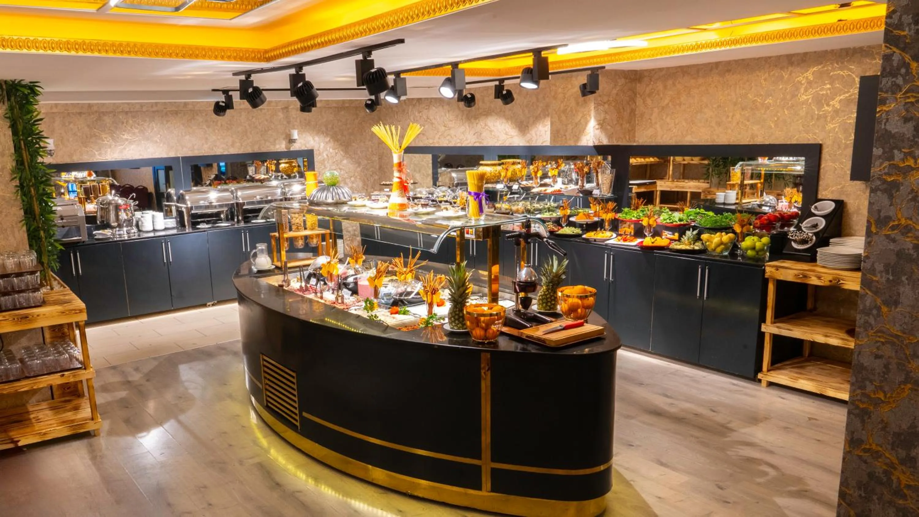 Food and drinks in Gardan Hotel