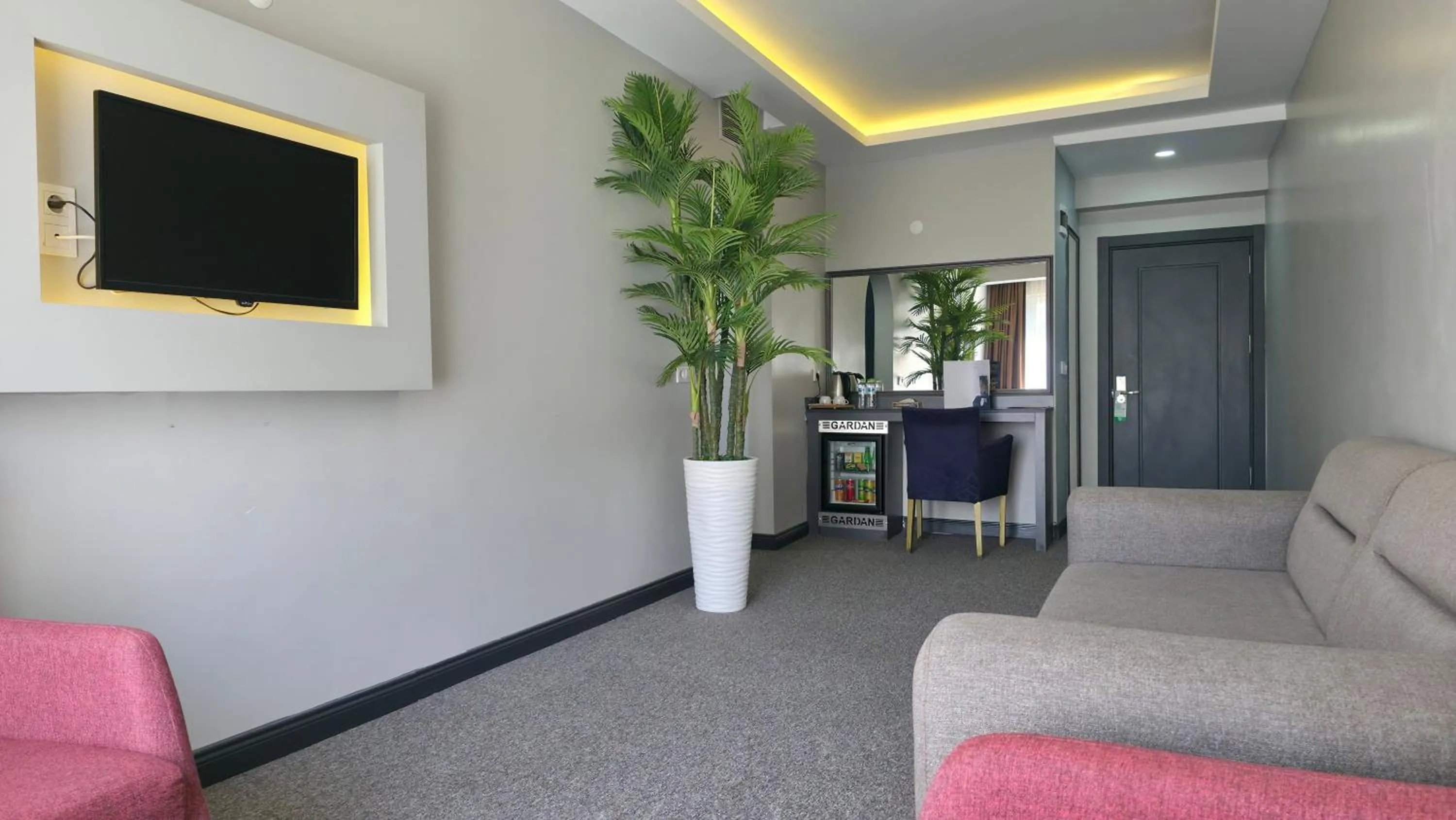 TV and multimedia in Gardan Hotel