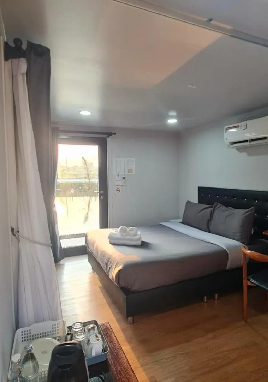 Bed in Hi Creek Resort Bed in Hi Creek Resort