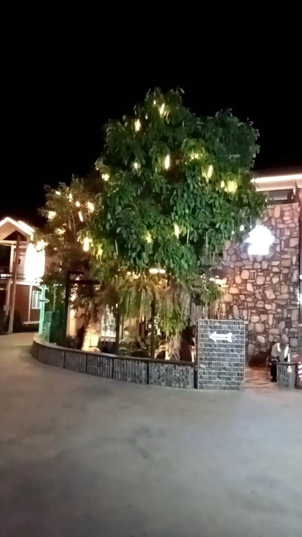 Property building in Hi Creek Resort