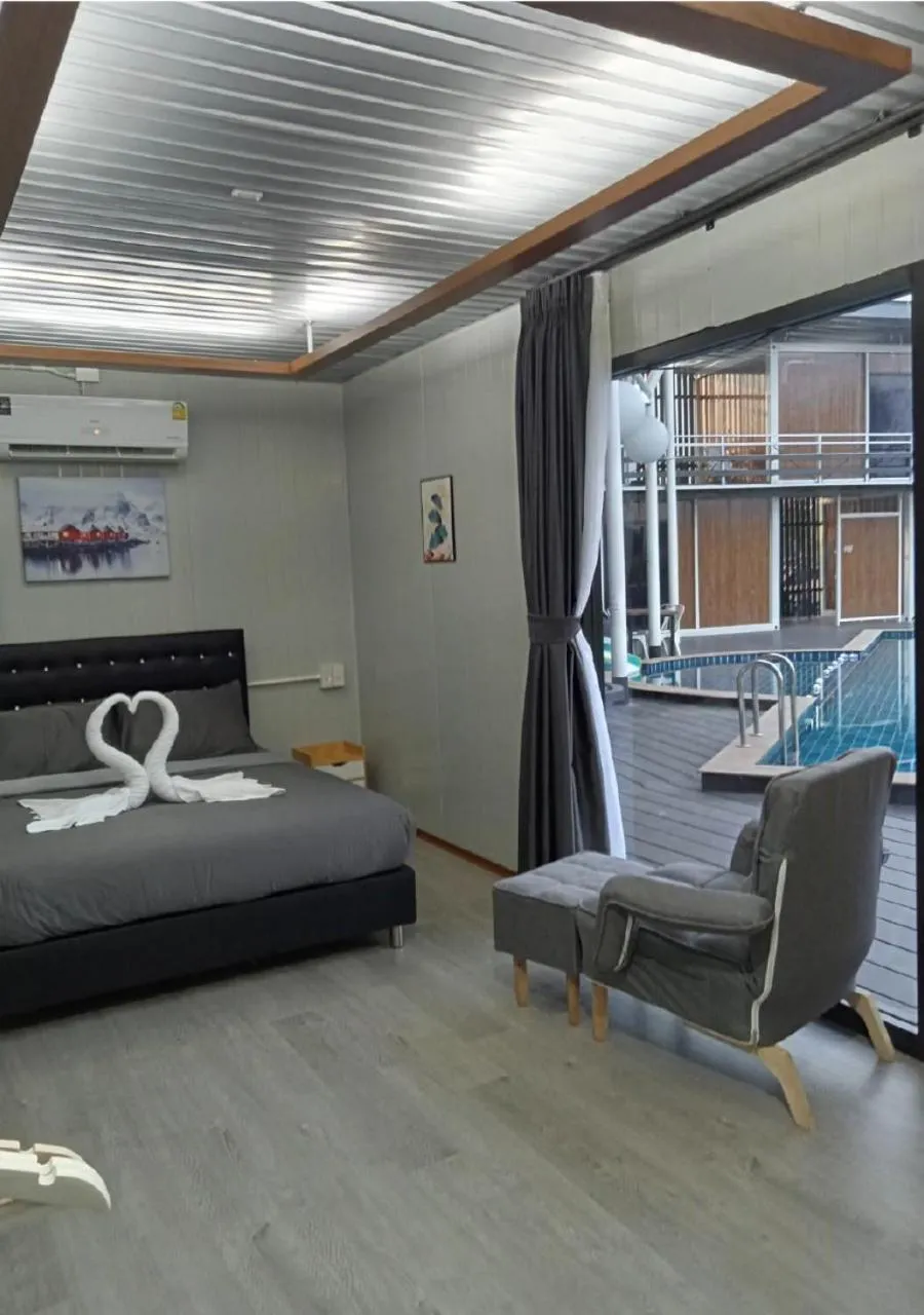 Bed in Hi Creek Resort