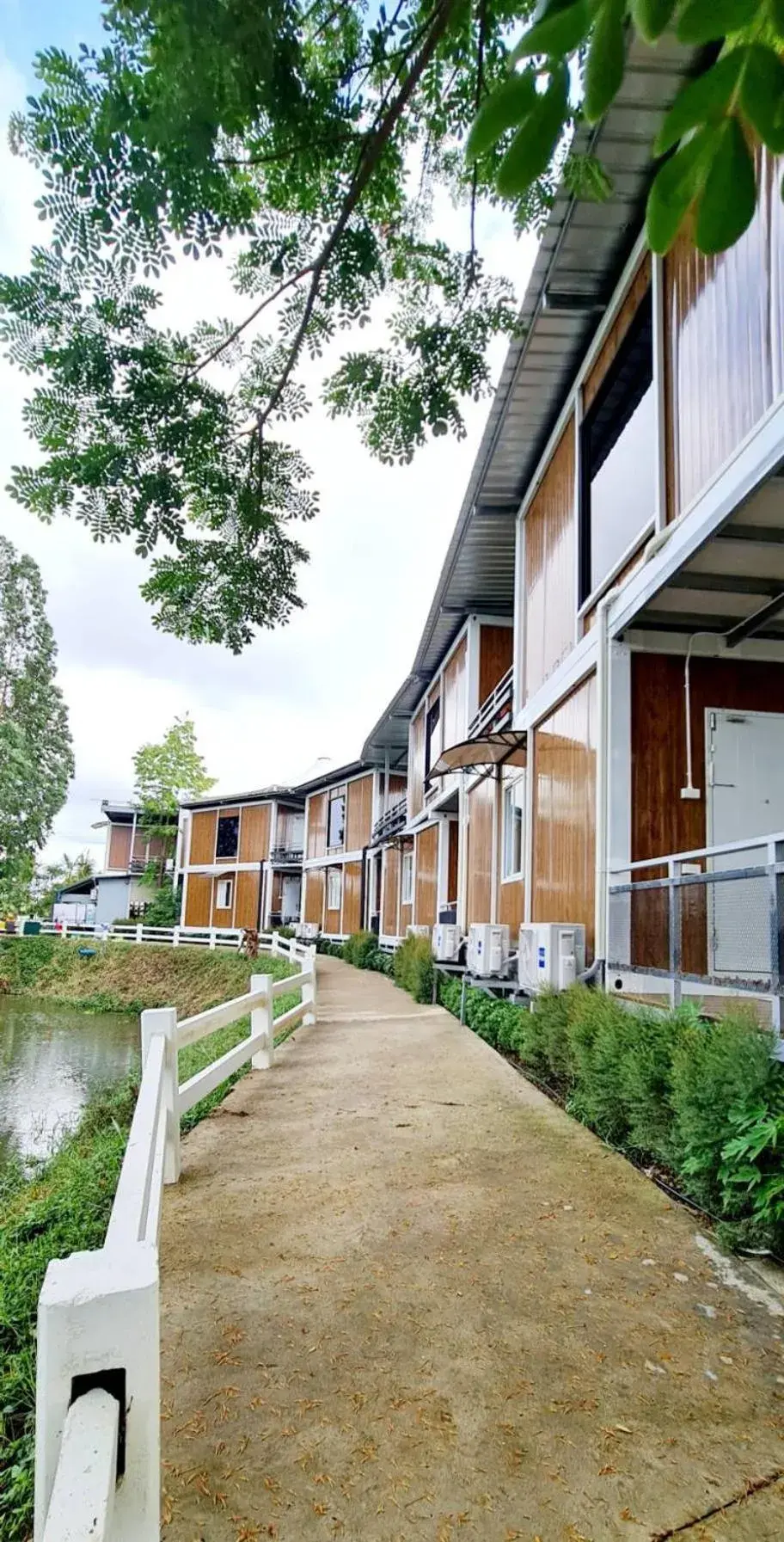 Property building in Hi Creek Resort Property building in Hi Creek Resort