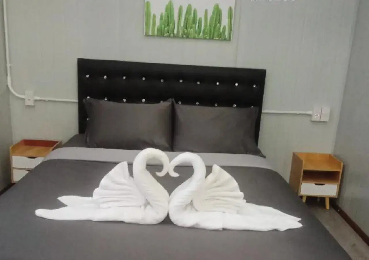 Bed in Hi Creek Resort Bed in Hi Creek Resort