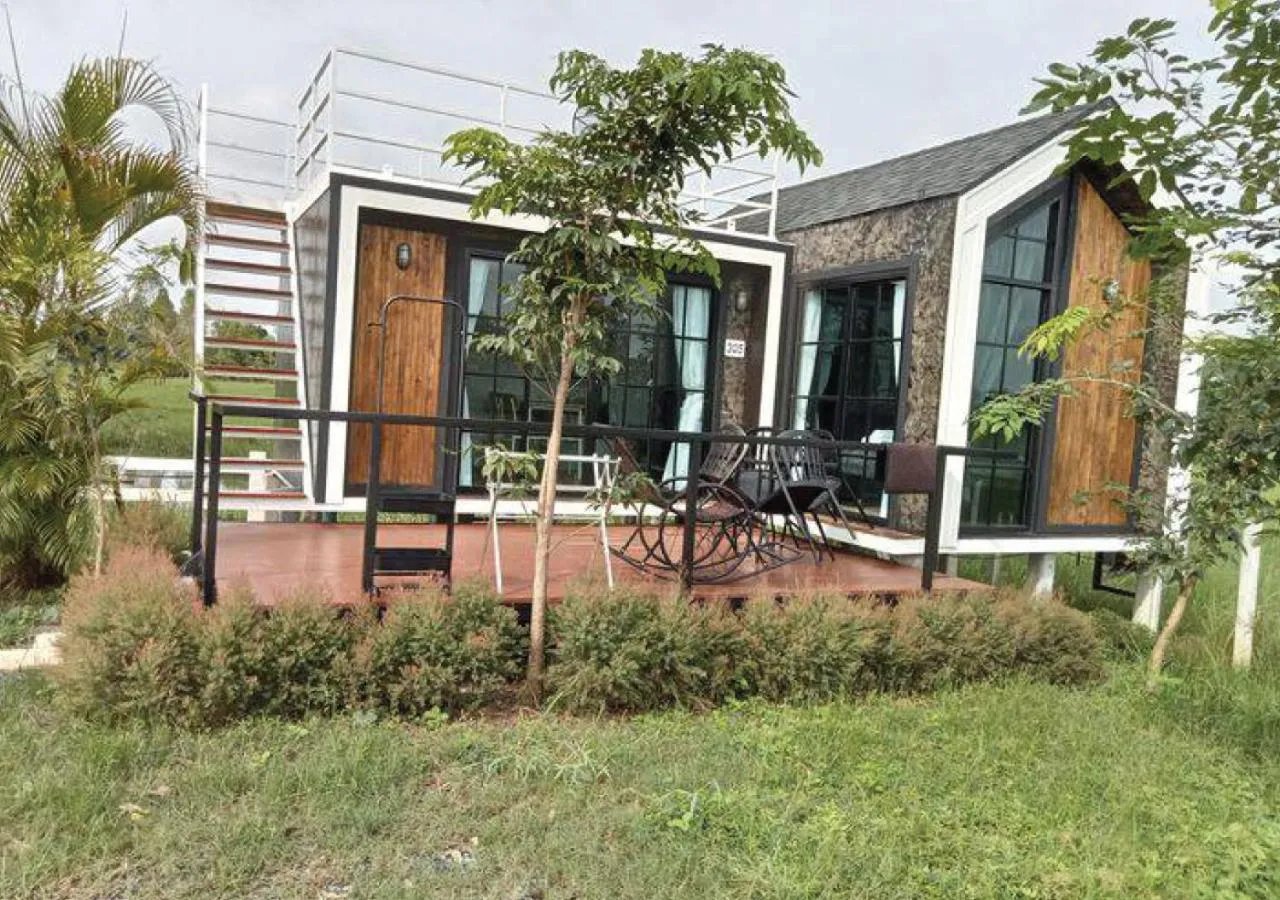 Property building in Hi Creek Resort