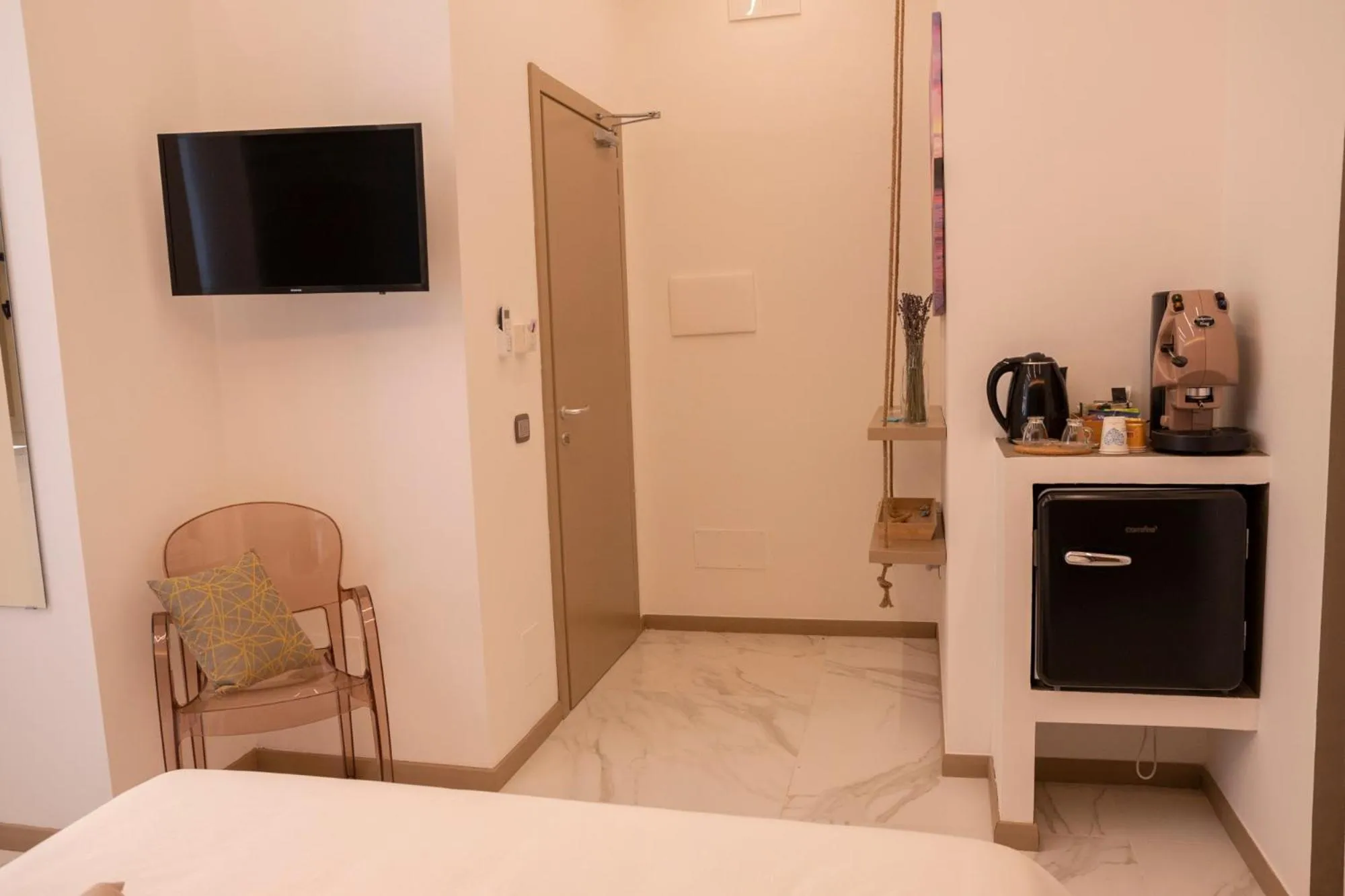 TV and multimedia, Bed in BelMa' Aparthotel and Rooms