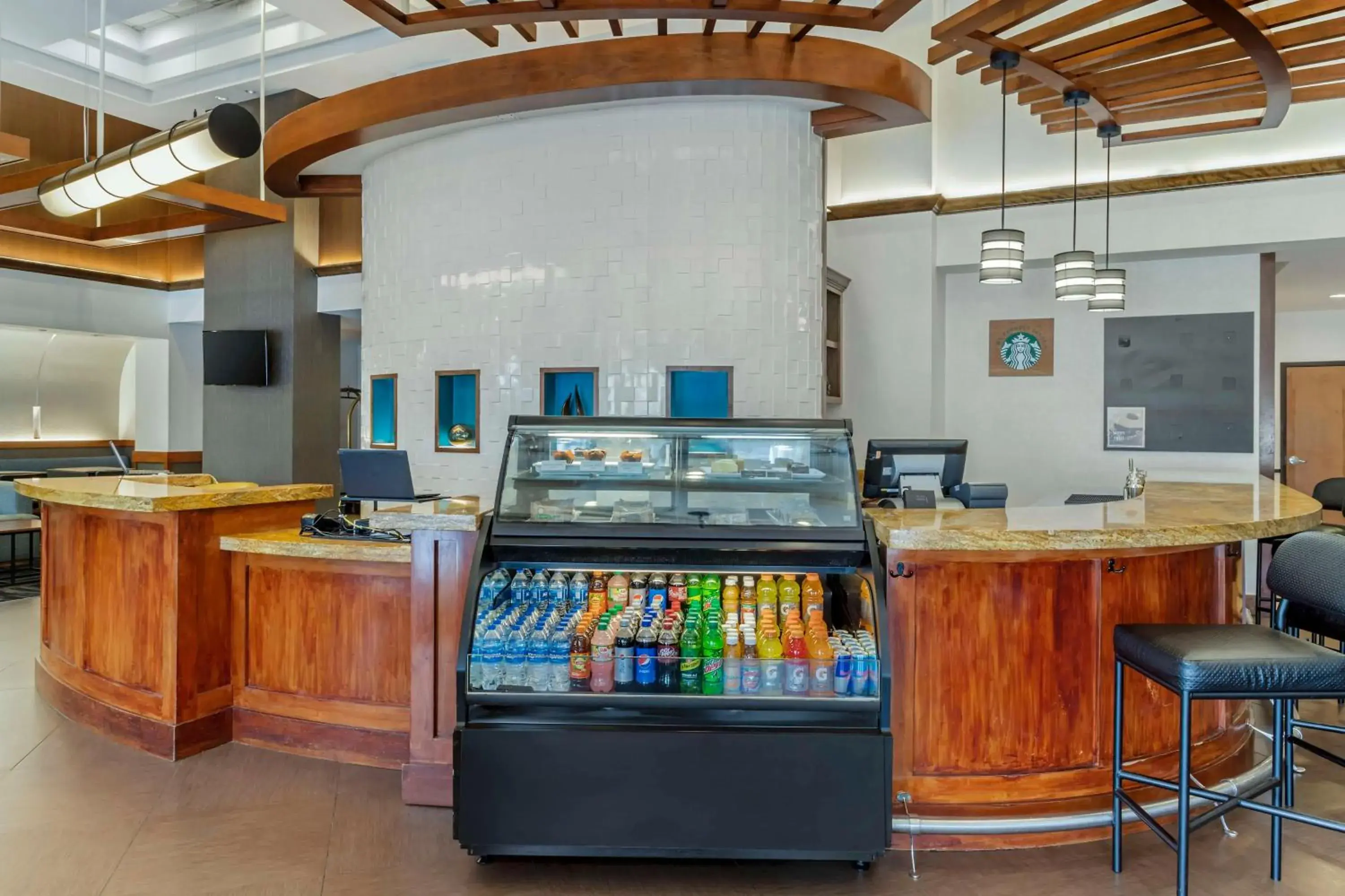 Lounge or bar in Hyatt Place Houston-North Lounge or bar in Hyatt Place Houston-North