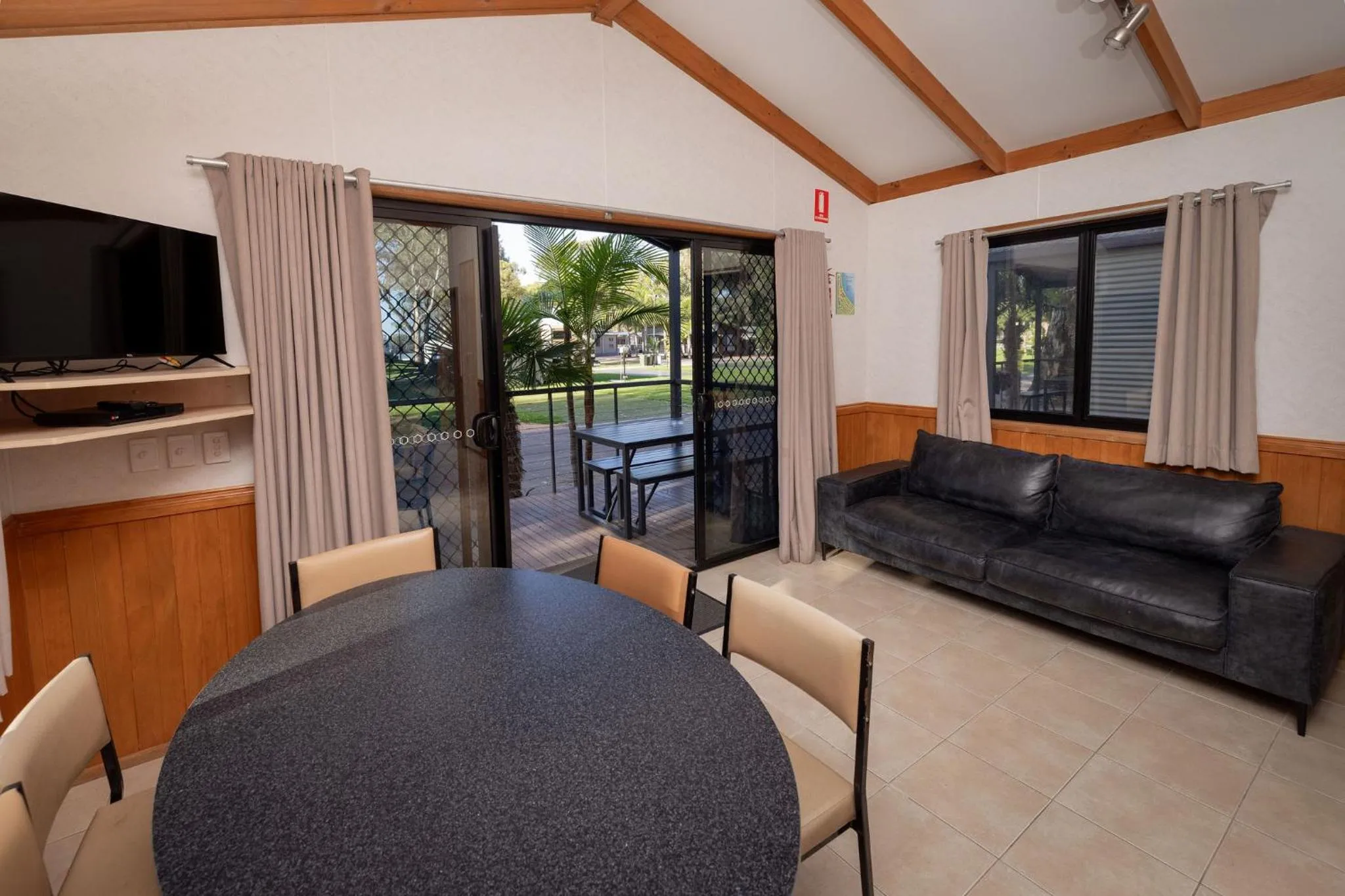 Living room in Discovery Parks - Renmark Riverfront