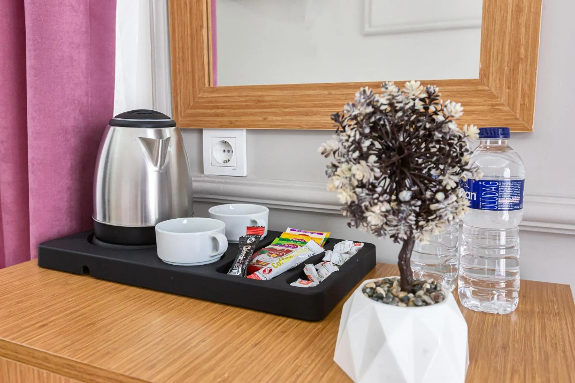Coffee/tea facilities in Ria Suites Boutique Hotel