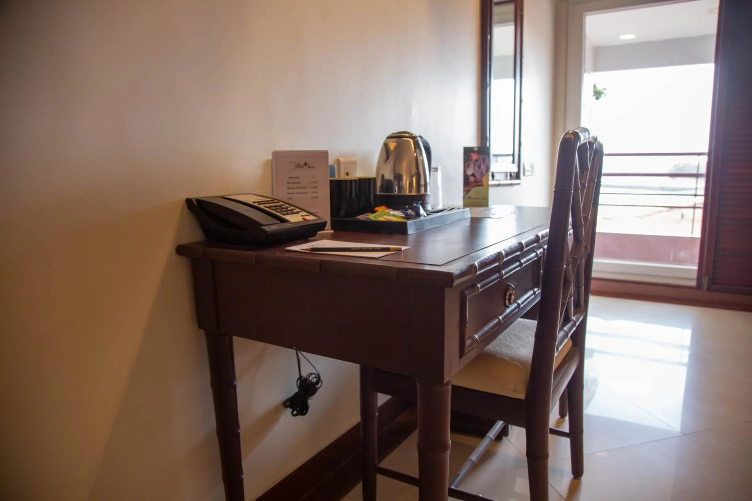 hair dresser in Naveen Residency