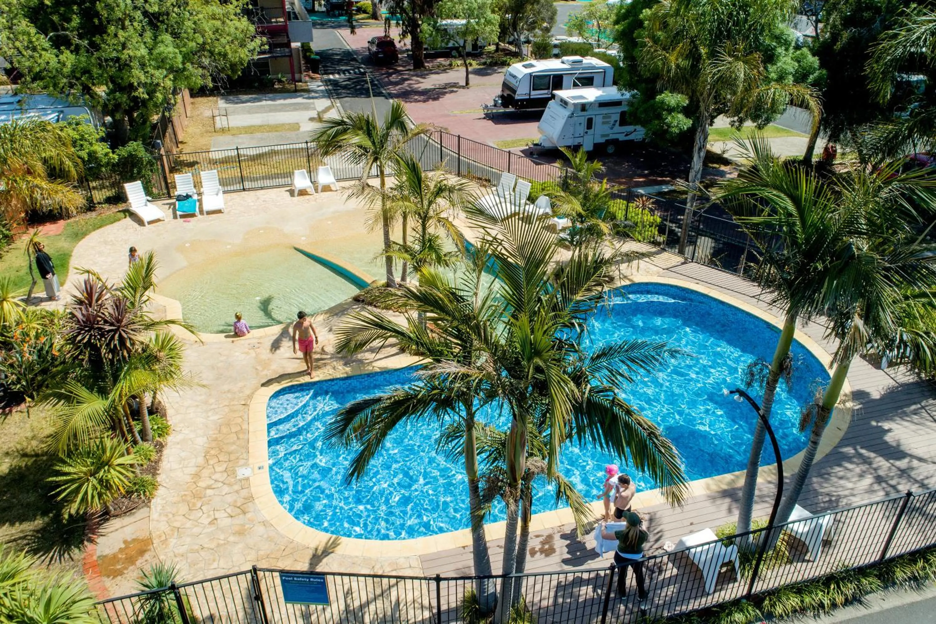 Swimming pool in BIG4 Melbourne Holiday Park