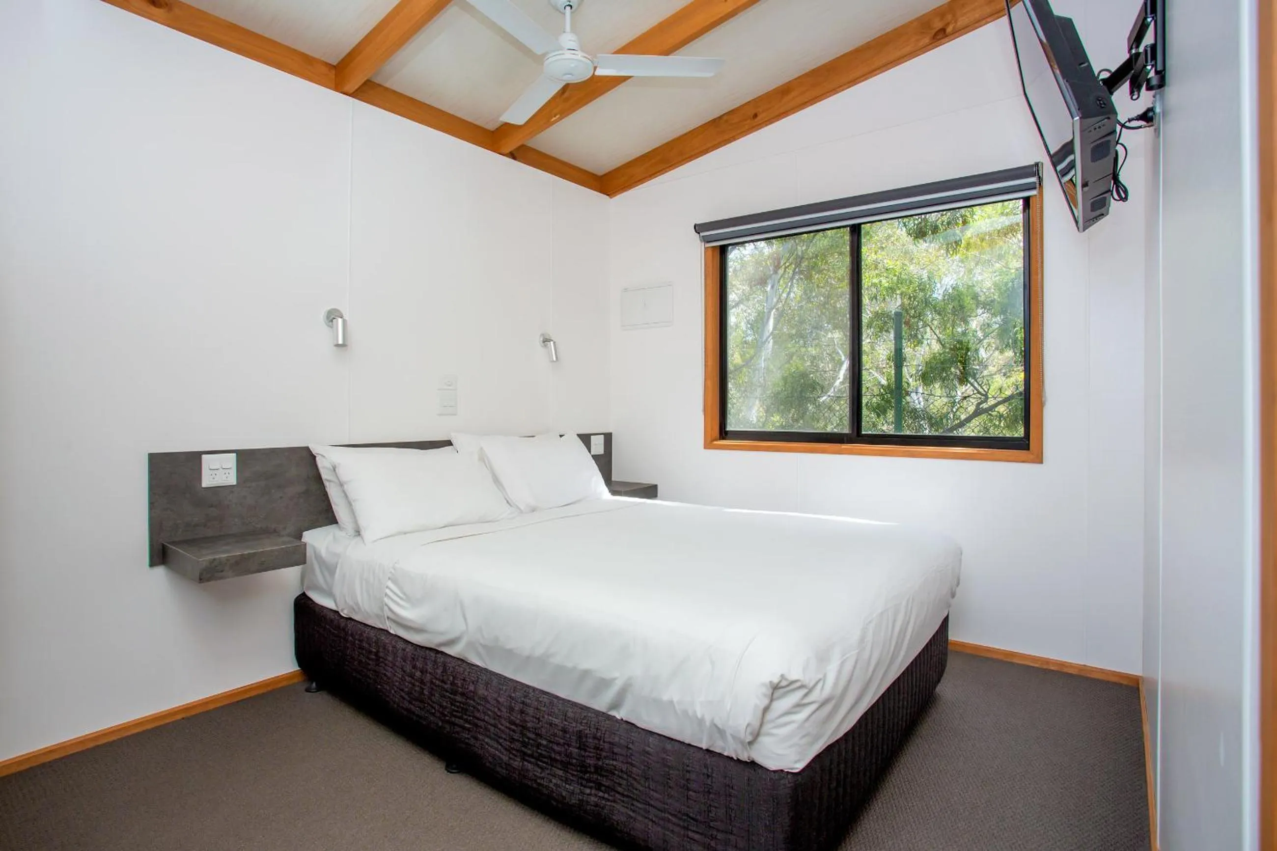 Bed in BIG4 Melbourne Holiday Park