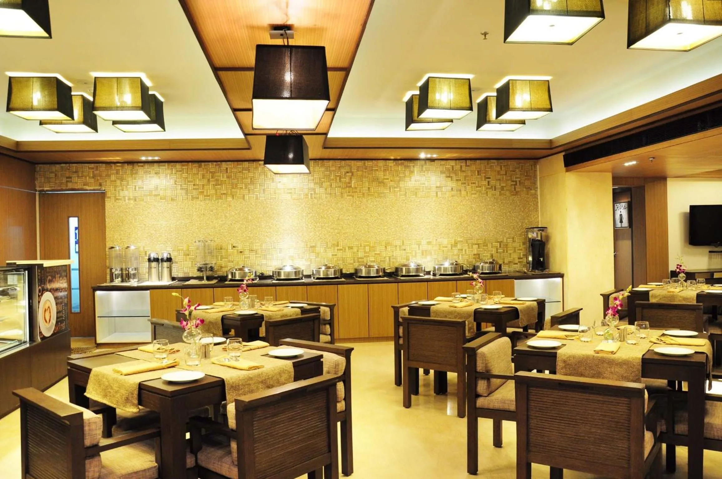 Restaurant/places to eat in Hotel Senses