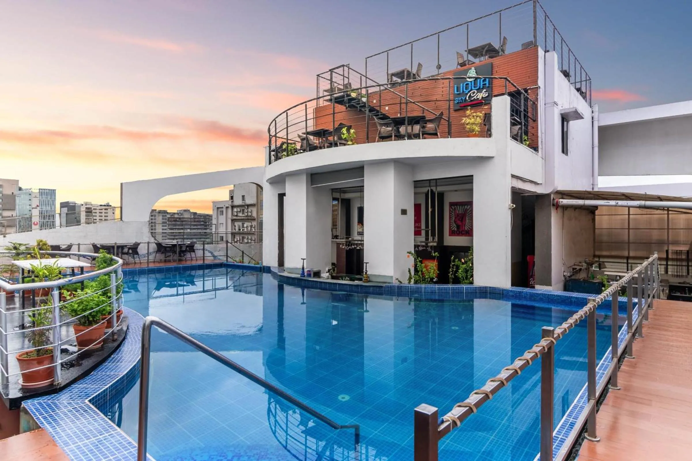 Swimming pool in Hotel Senses