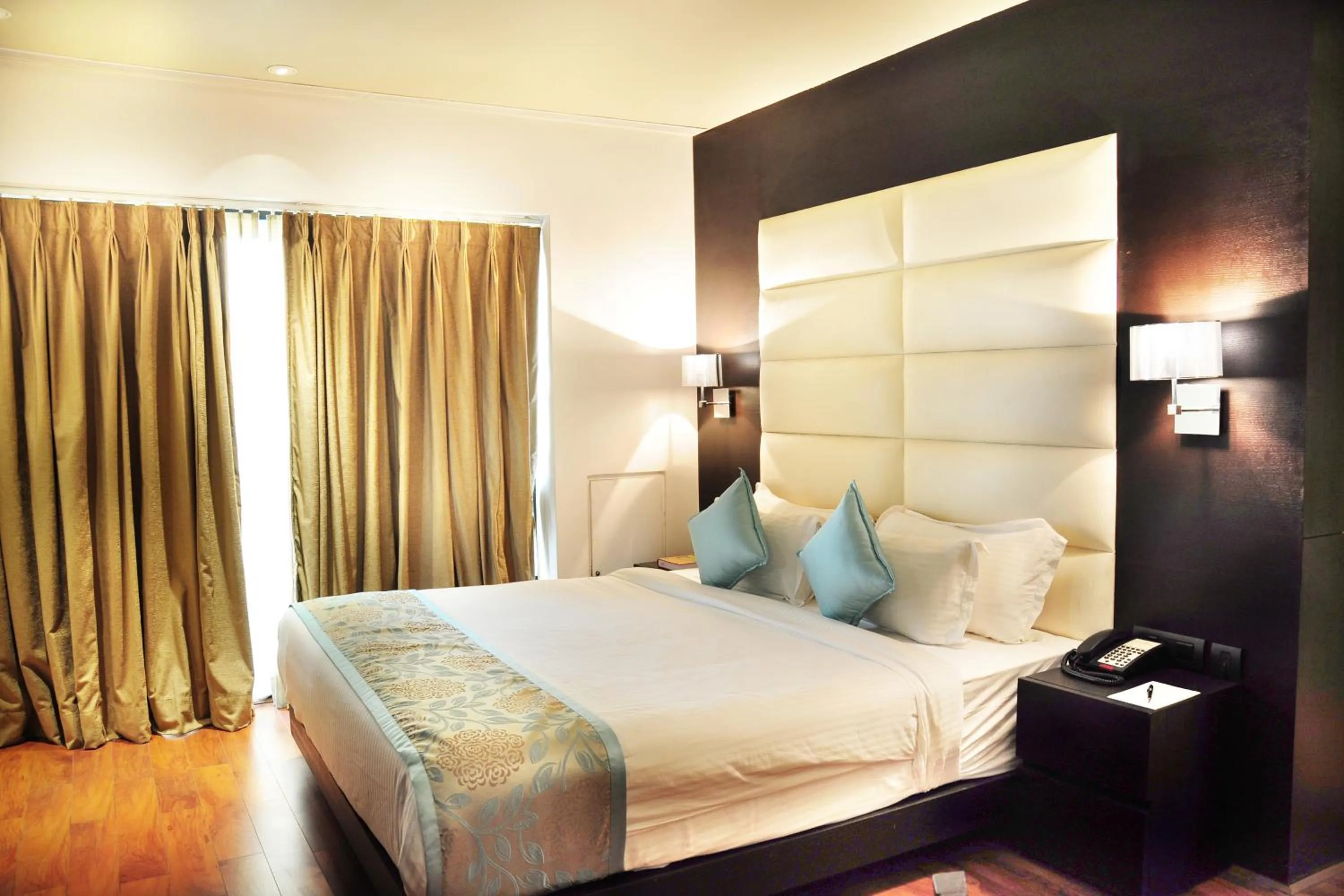 Bedroom, Bed in Hotel Senses