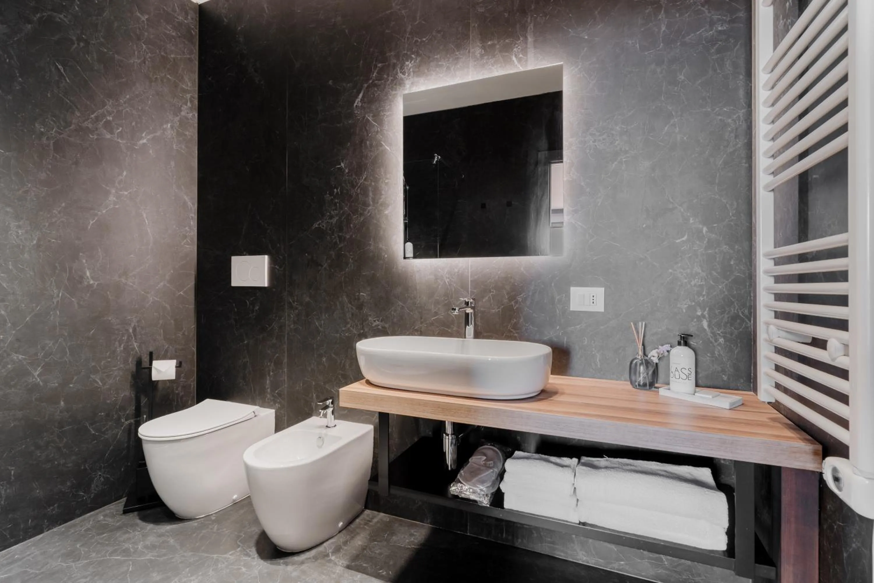 Bathroom in Glass House - Smart Rooms & Parking