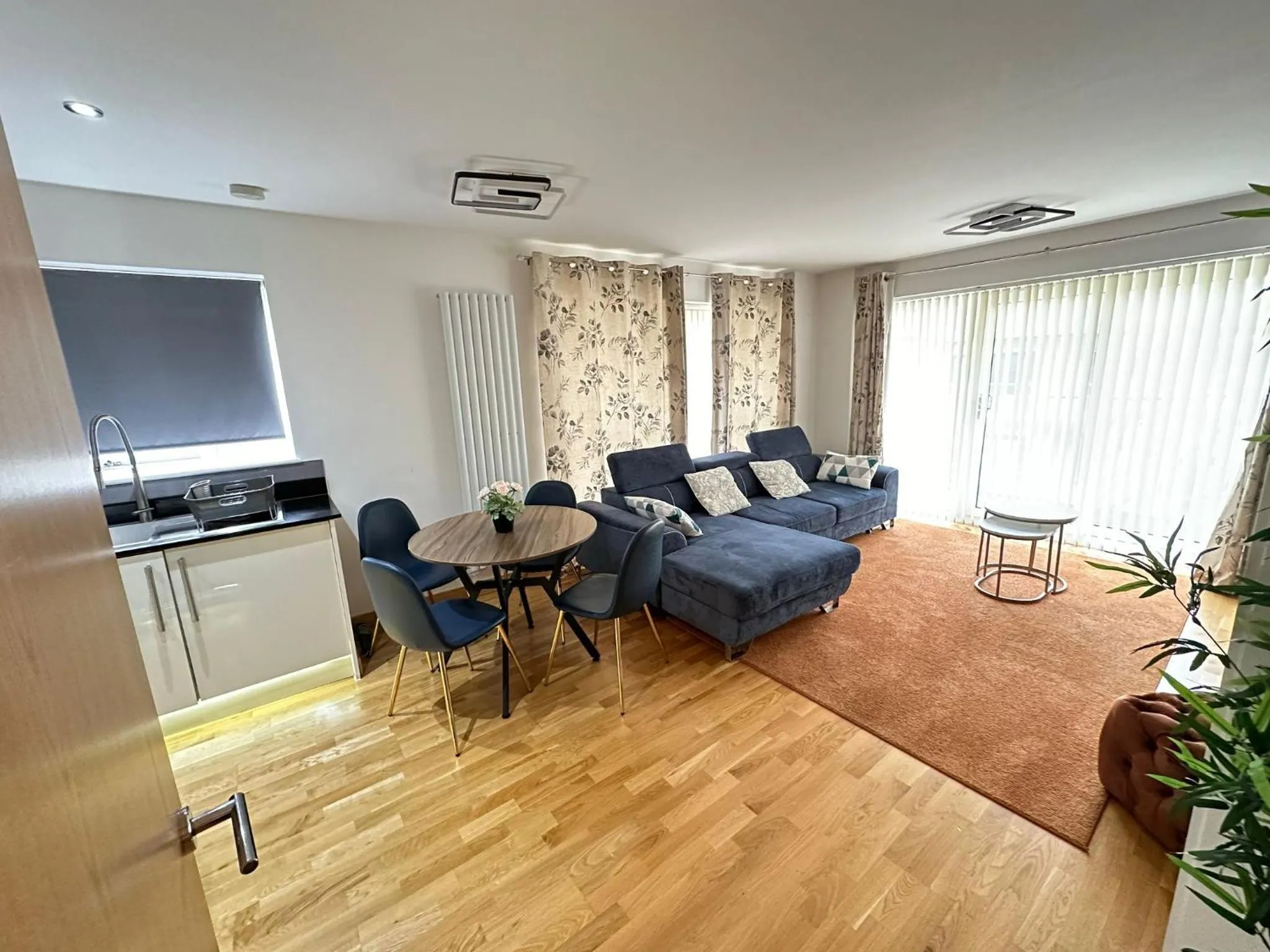 little hideout, Luxury Apartment