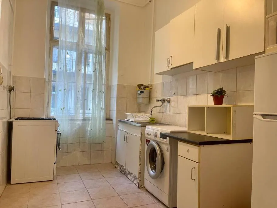 Kitchen/Kitchenette in Central Market Apartments