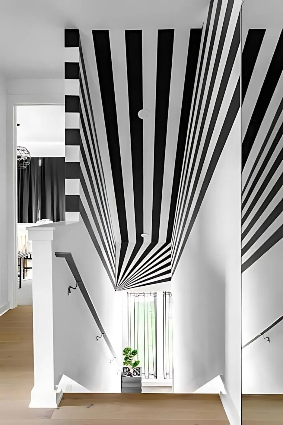 Property building in King Kasa 6BR Retreat - 6 walk min to Rainey St