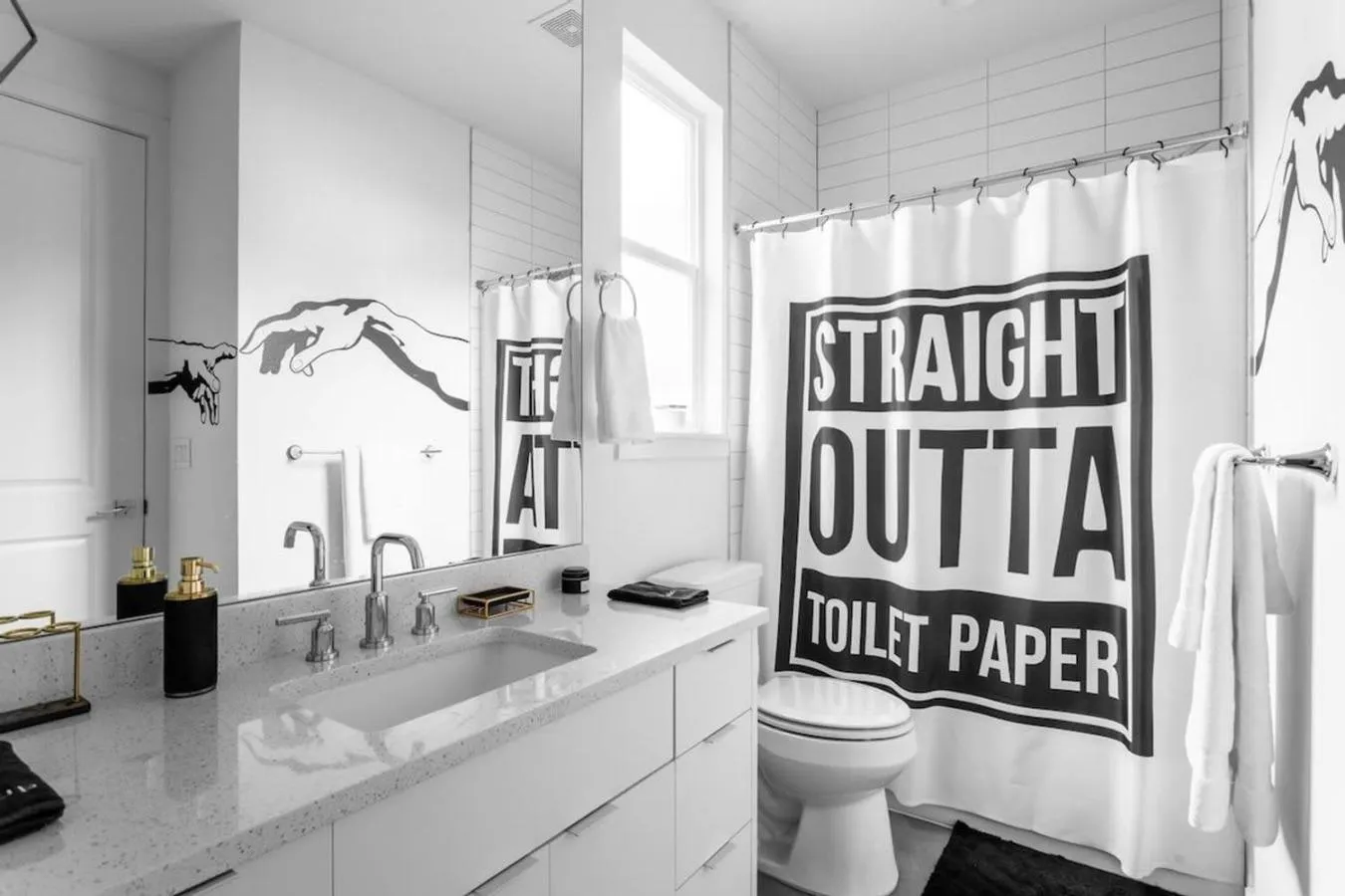 Toilet in King Kasa 6BR Retreat - 6 walk min to Rainey St