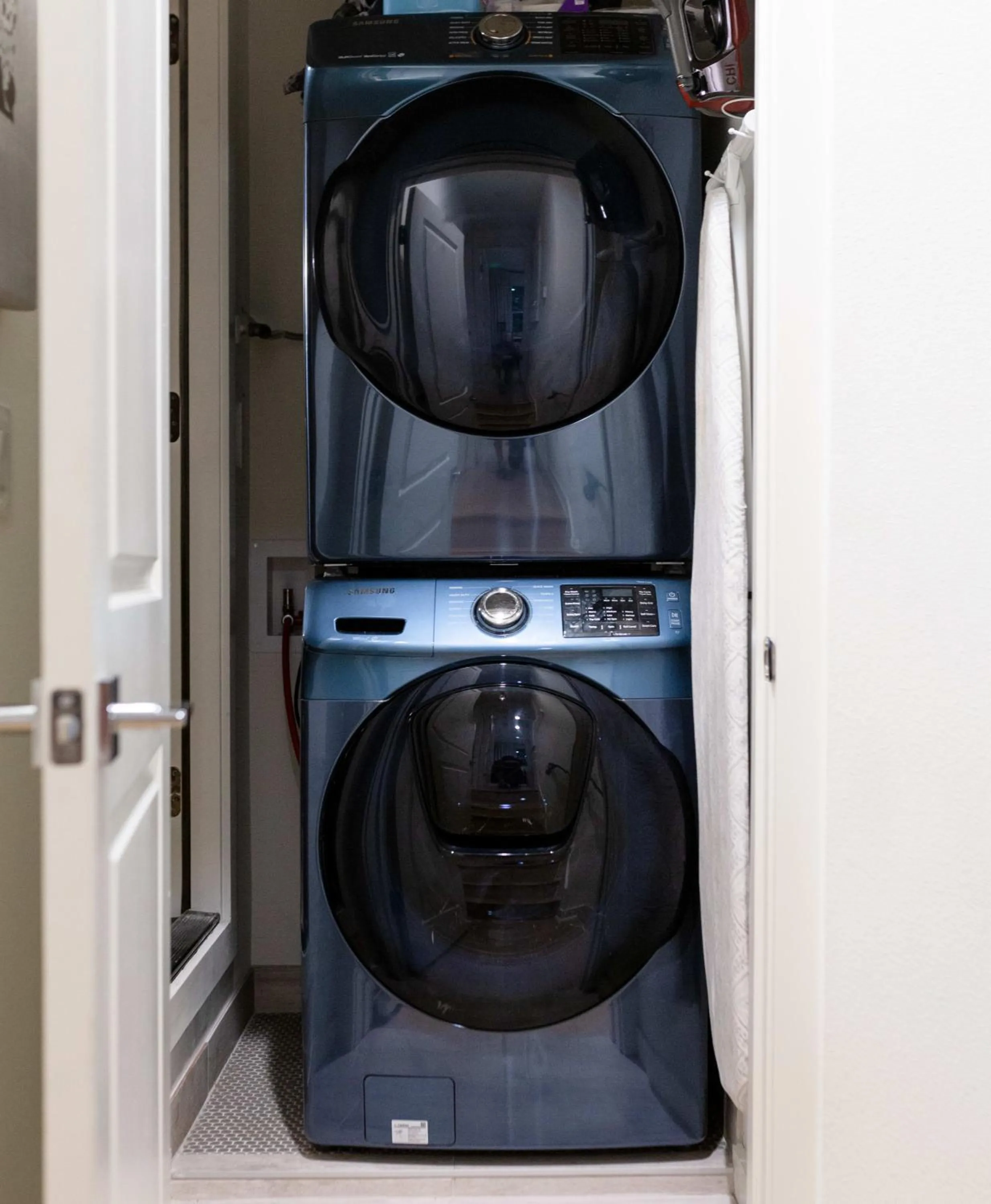 washing machine in Insa Worthy Two-Home Retreat - Fire Pit, Hot Tub