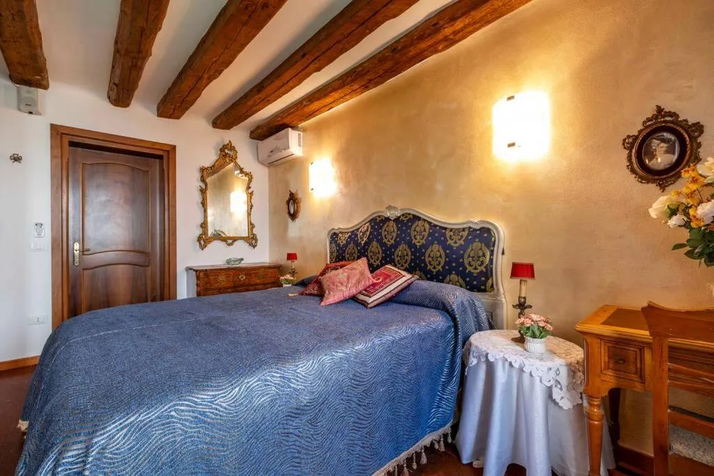 Bed in Ca' Mandorla 027042loc09523