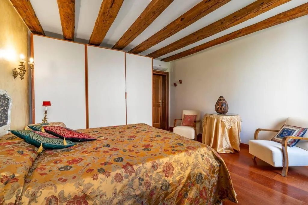 Bed in Ca' Mandorla 027042loc09523