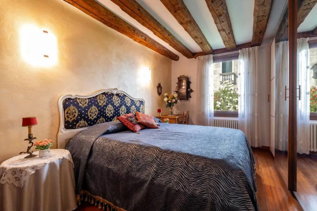 Bed in Ca' Mandorla 027042loc09523