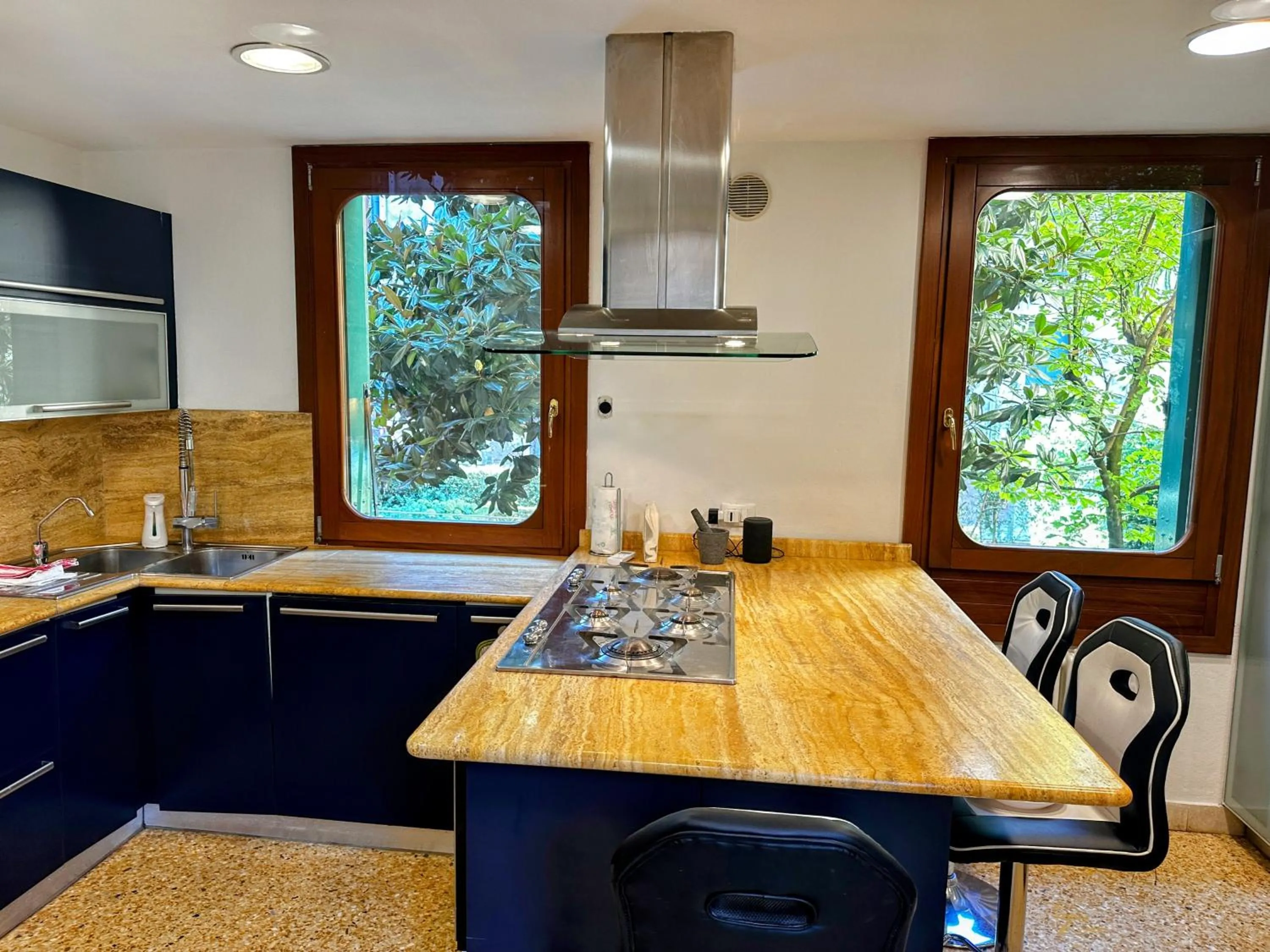 Kitchen or kitchenette in Ca' Mandorla 027042loc09523