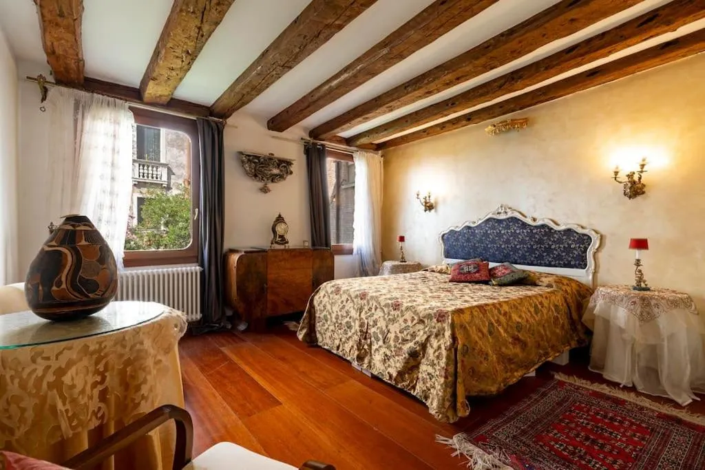 Bedroom, Bed in Ca' Mandorla 027042loc09523