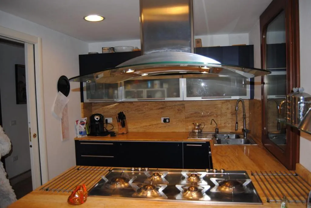 Kitchen or kitchenette in Ca' Mandorla 027042loc09523