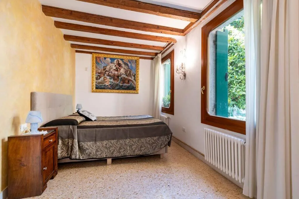 Bed in Ca' Mandorla 027042loc09523