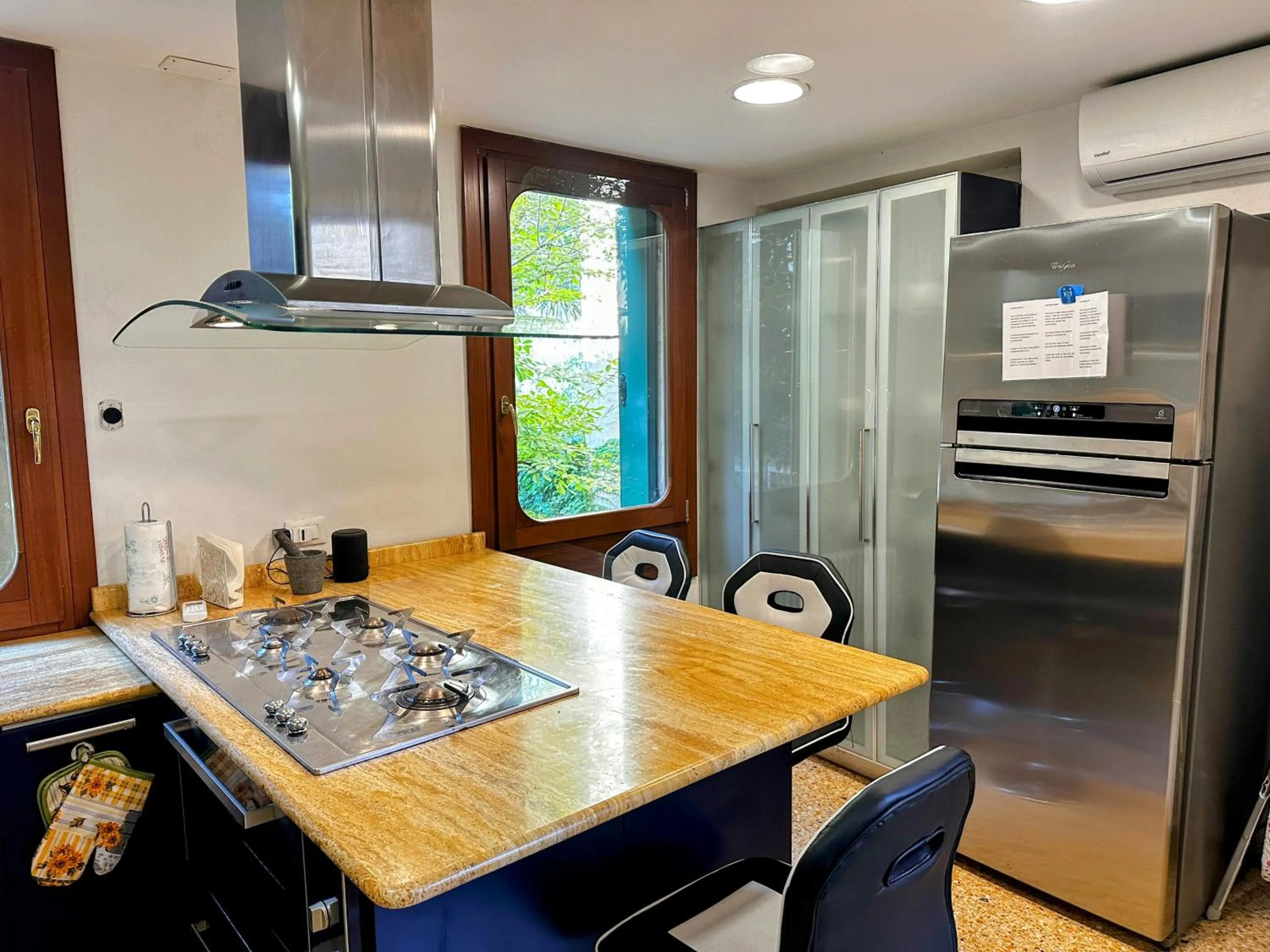 Kitchen or kitchenette in Ca' Mandorla 027042loc09523