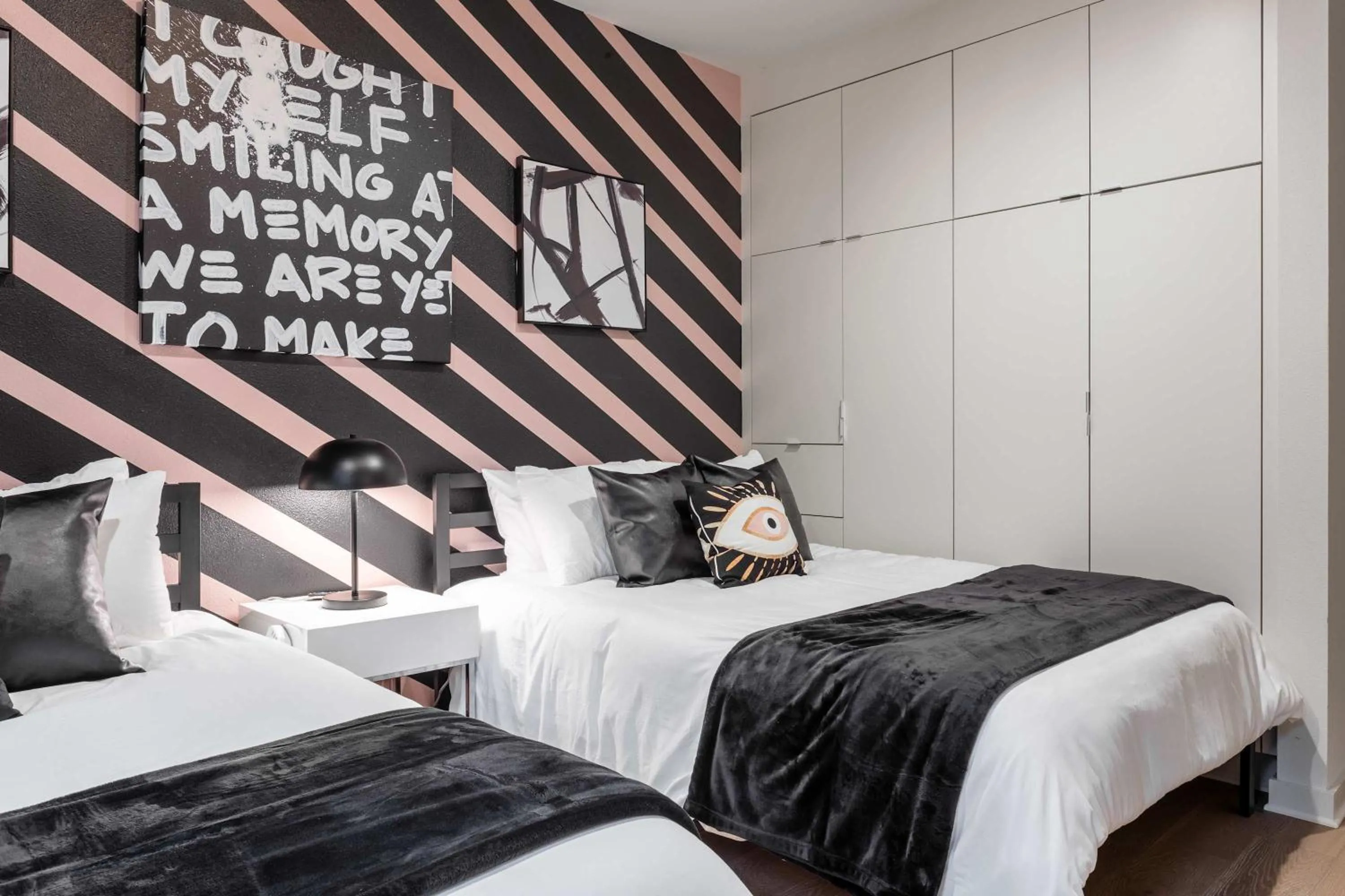 Bed in Upstay Luxe Pool Retreat - 7 Min to Rainey St