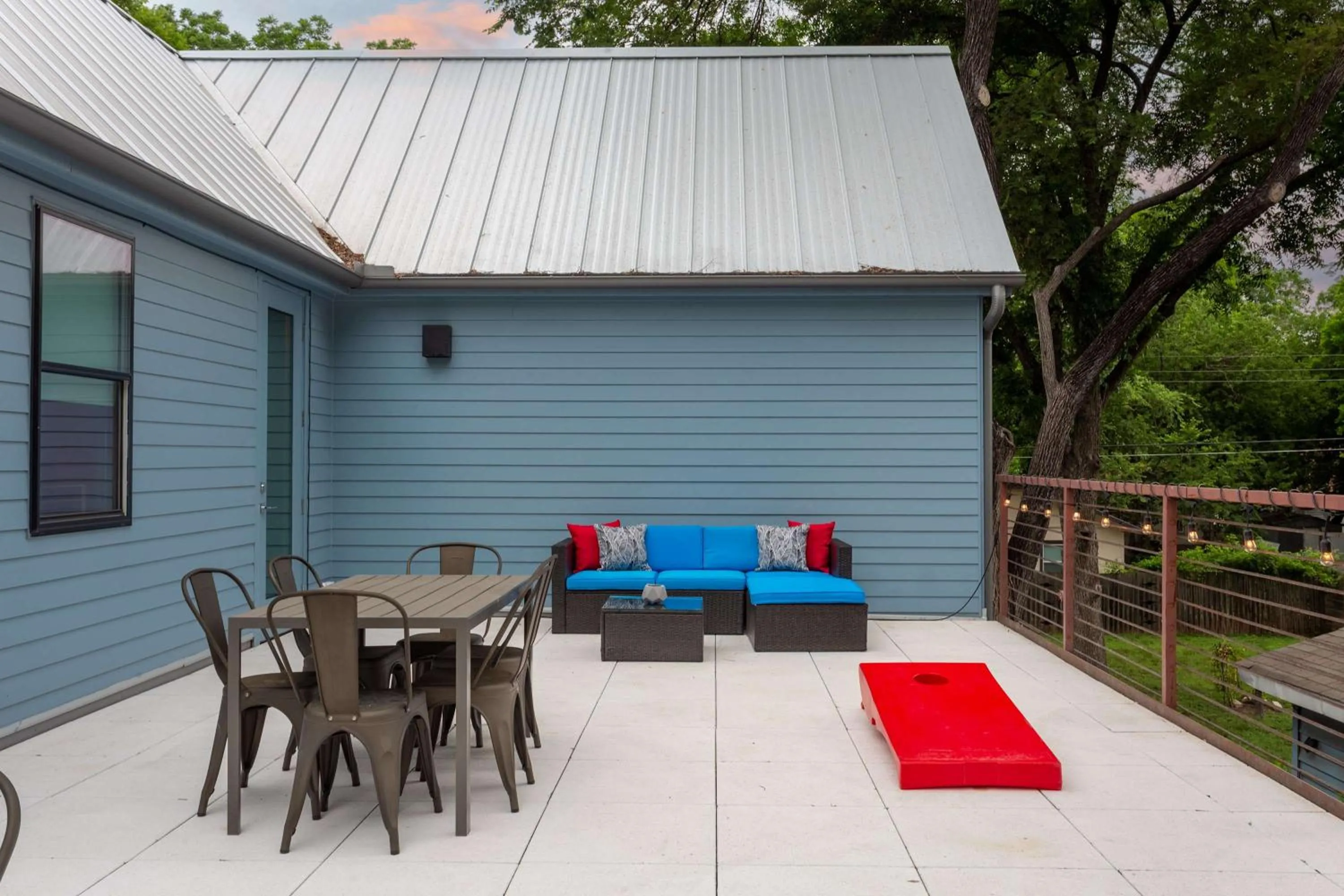 Balcony/Terrace in Upstay Luxe Pool Retreat - 7 Min to Rainey St